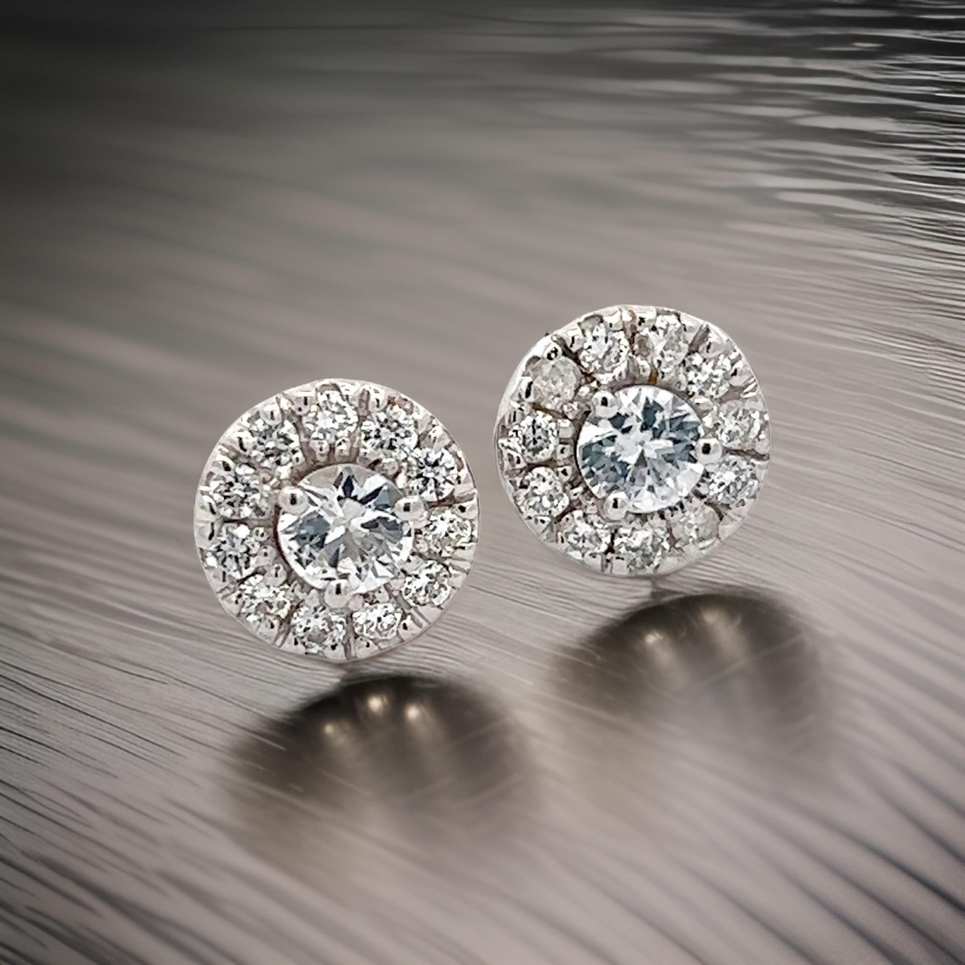 Clous d'oreilles en or 14 carats avec saphir blanc naturel et diamant certifié TCW 1,26 carat en vente 1