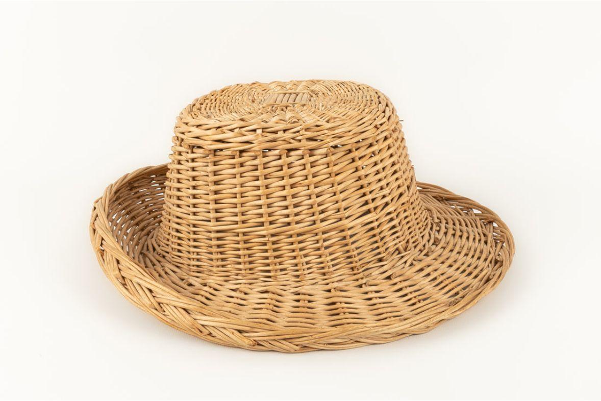 Natural Wicker Hat In Excellent Condition For Sale In SAINT-OUEN-SUR-SEINE, FR