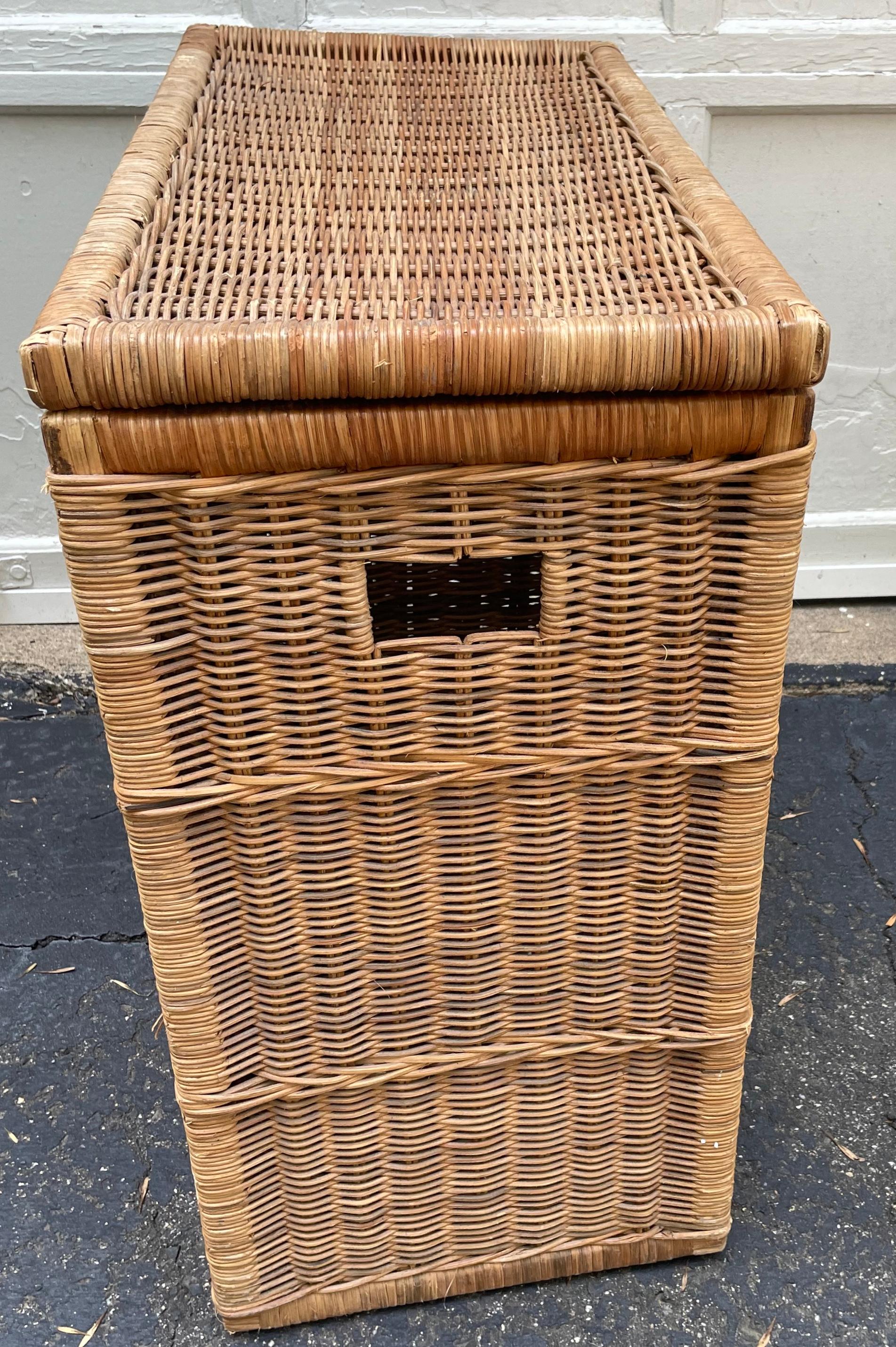 Natural Wicker Laundry Hamper In Good Condition In New York, NY