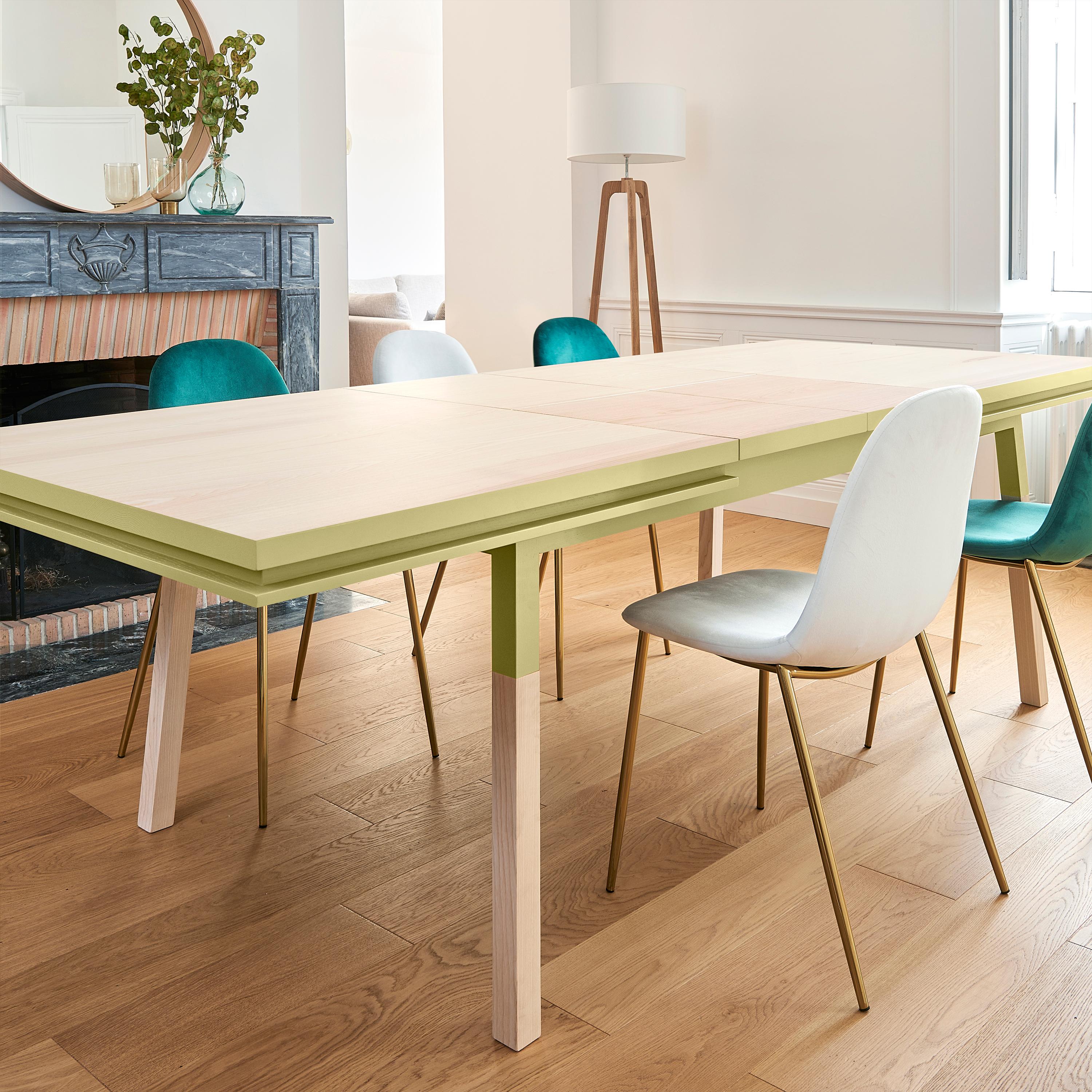 Hand-Crafted Yellow short pants finish for this extensible dining table in solid wood For Sale