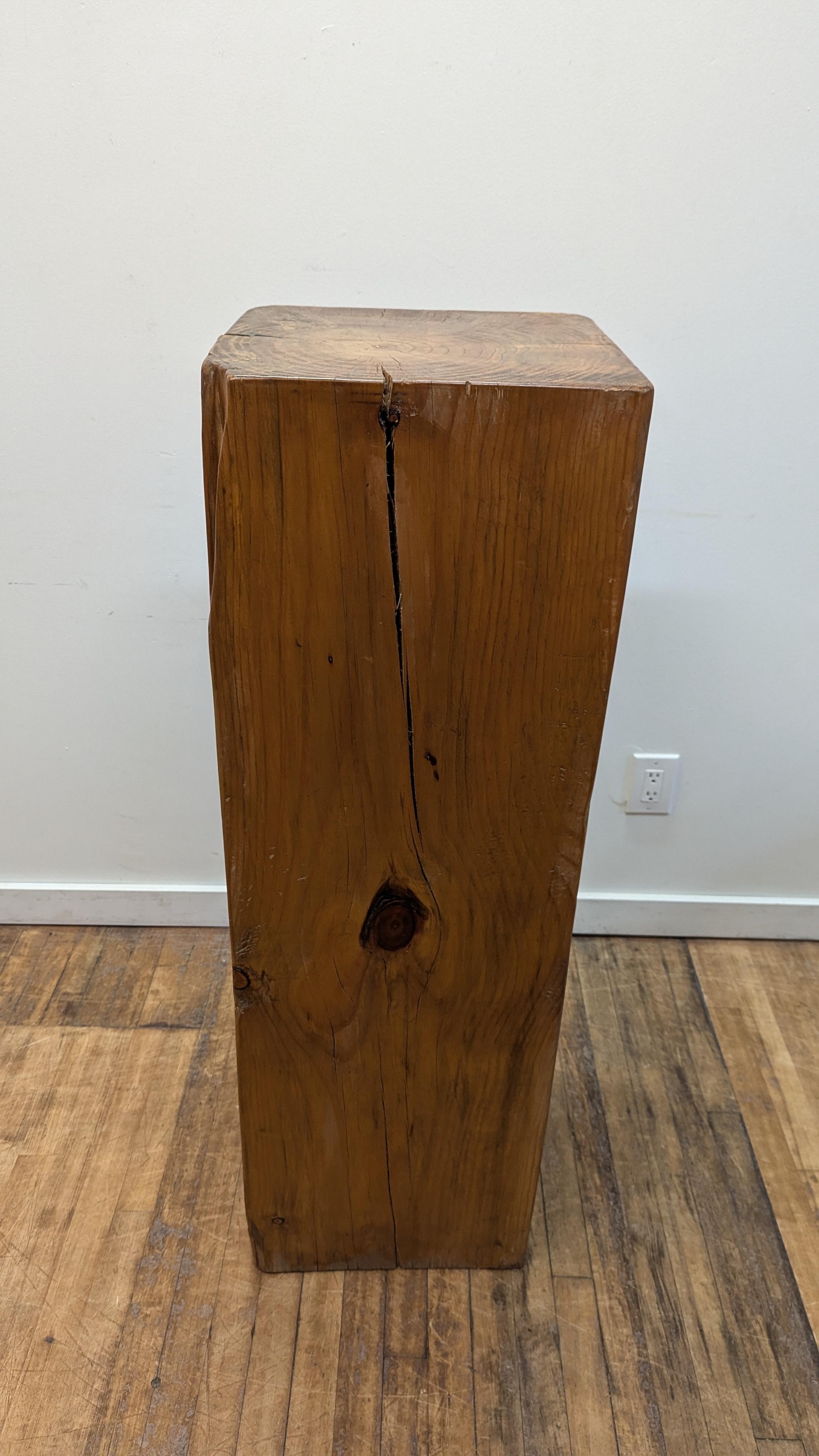Natural Wood Block Pedestal Stand (Holz) im Angebot