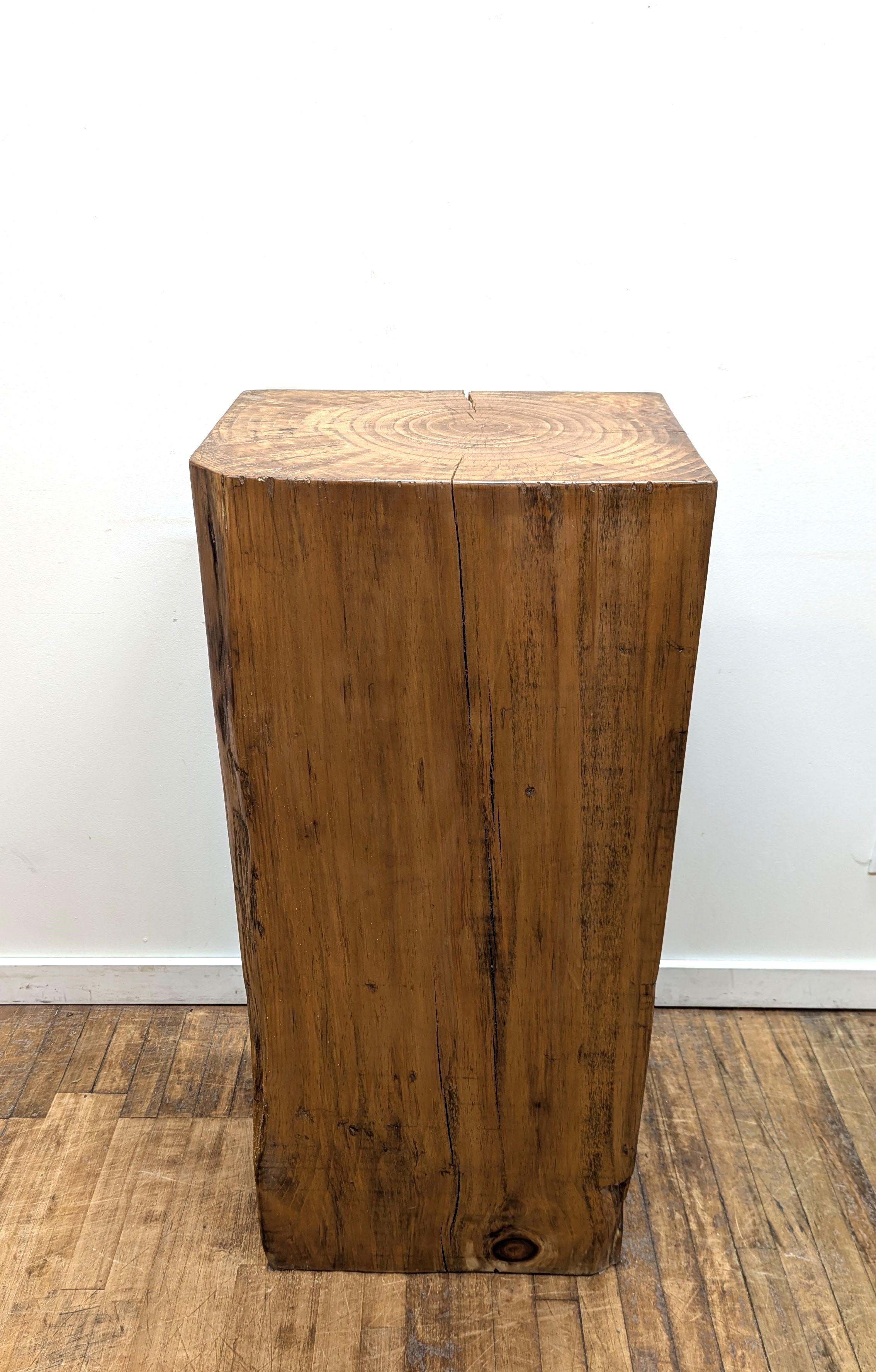 Natural Wood Block Pedestal Stands (Holz) im Angebot