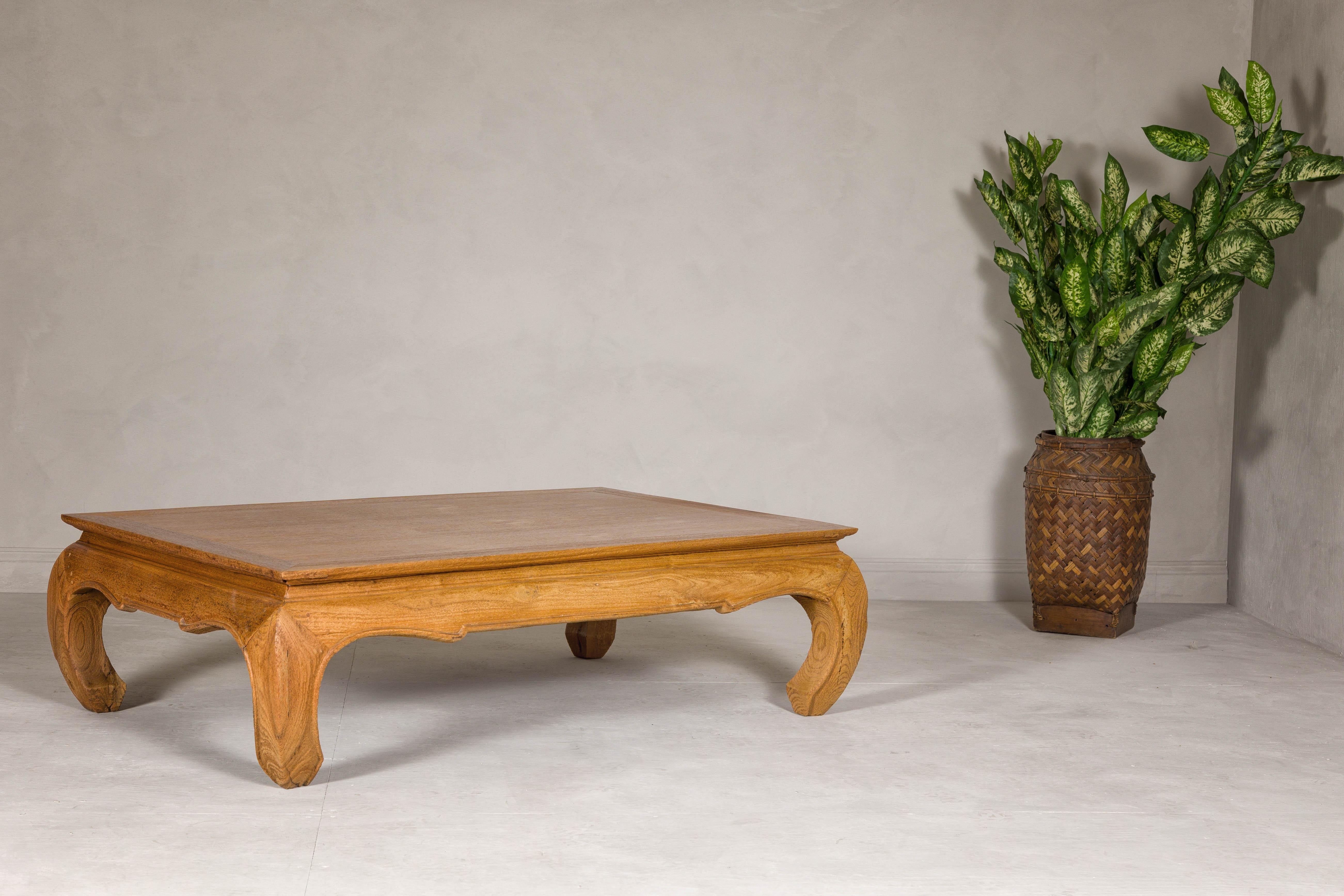 Natural Wood Chow Leg Coffee Table with Carved Apron, Vintage In Good Condition In Yonkers, NY