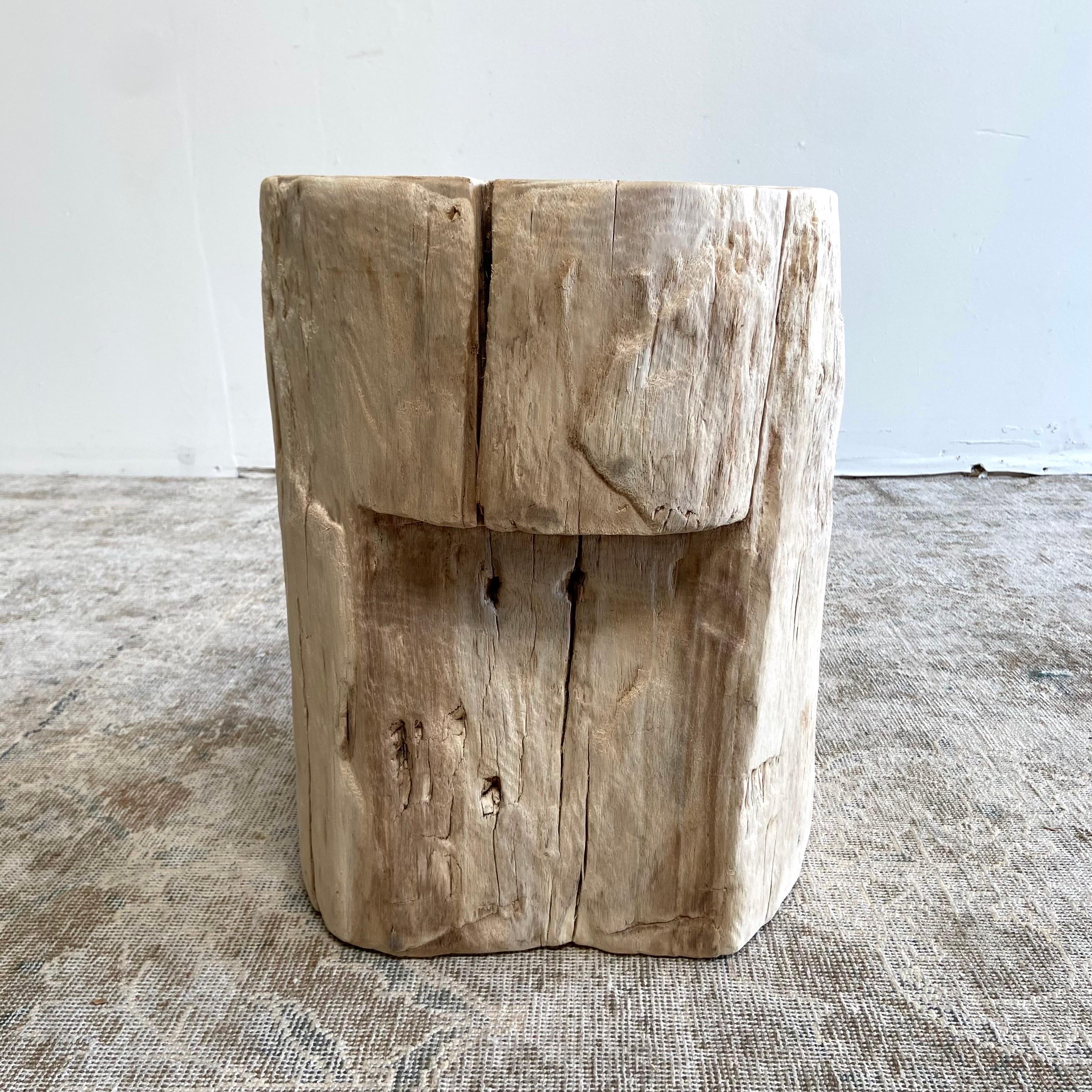 Natural Wood Stump Side Table or Stool In Good Condition For Sale In Brea, CA