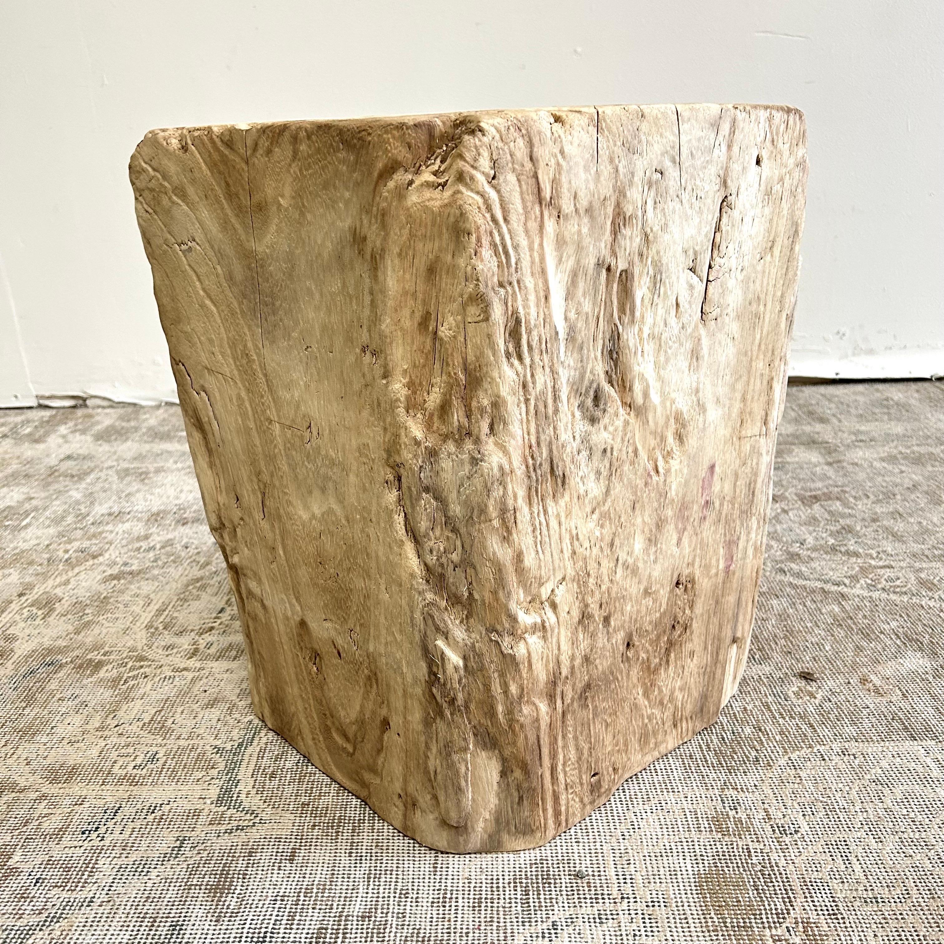 Natural Wood Stump Side Table or Stool In Good Condition In Brea, CA