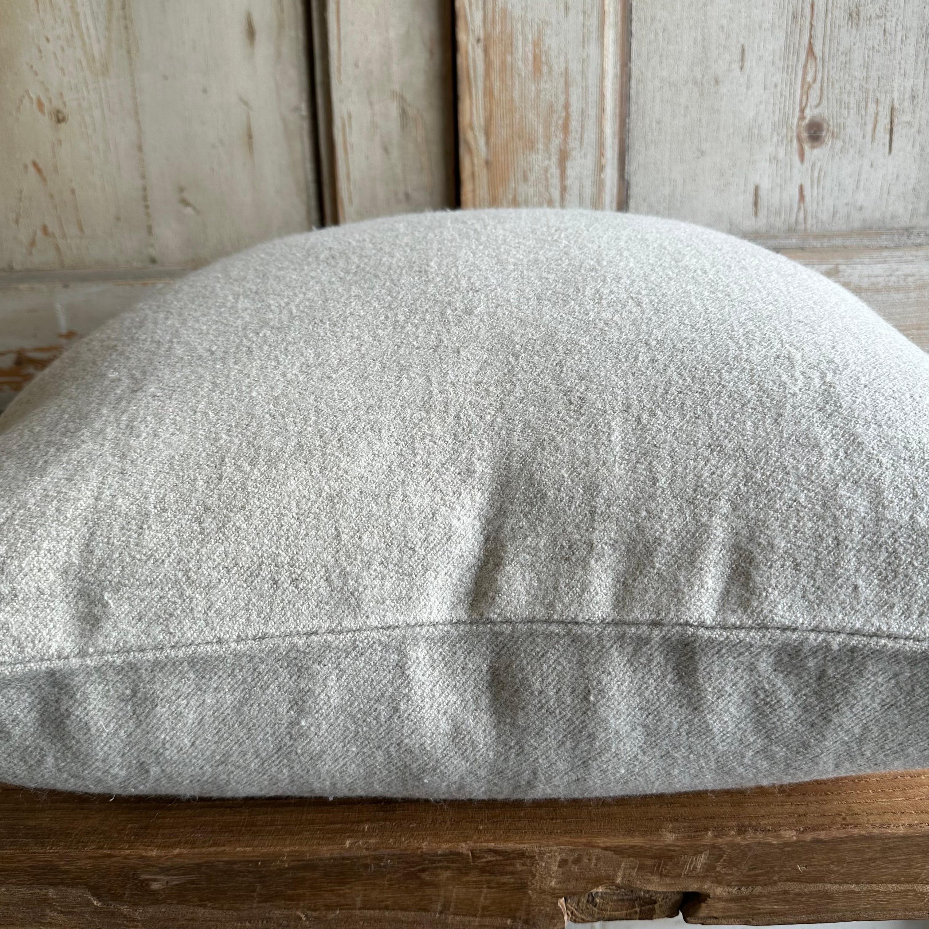 Natural Wool Oatmeal Pillow with Down Insert In New Condition For Sale In Brea, CA