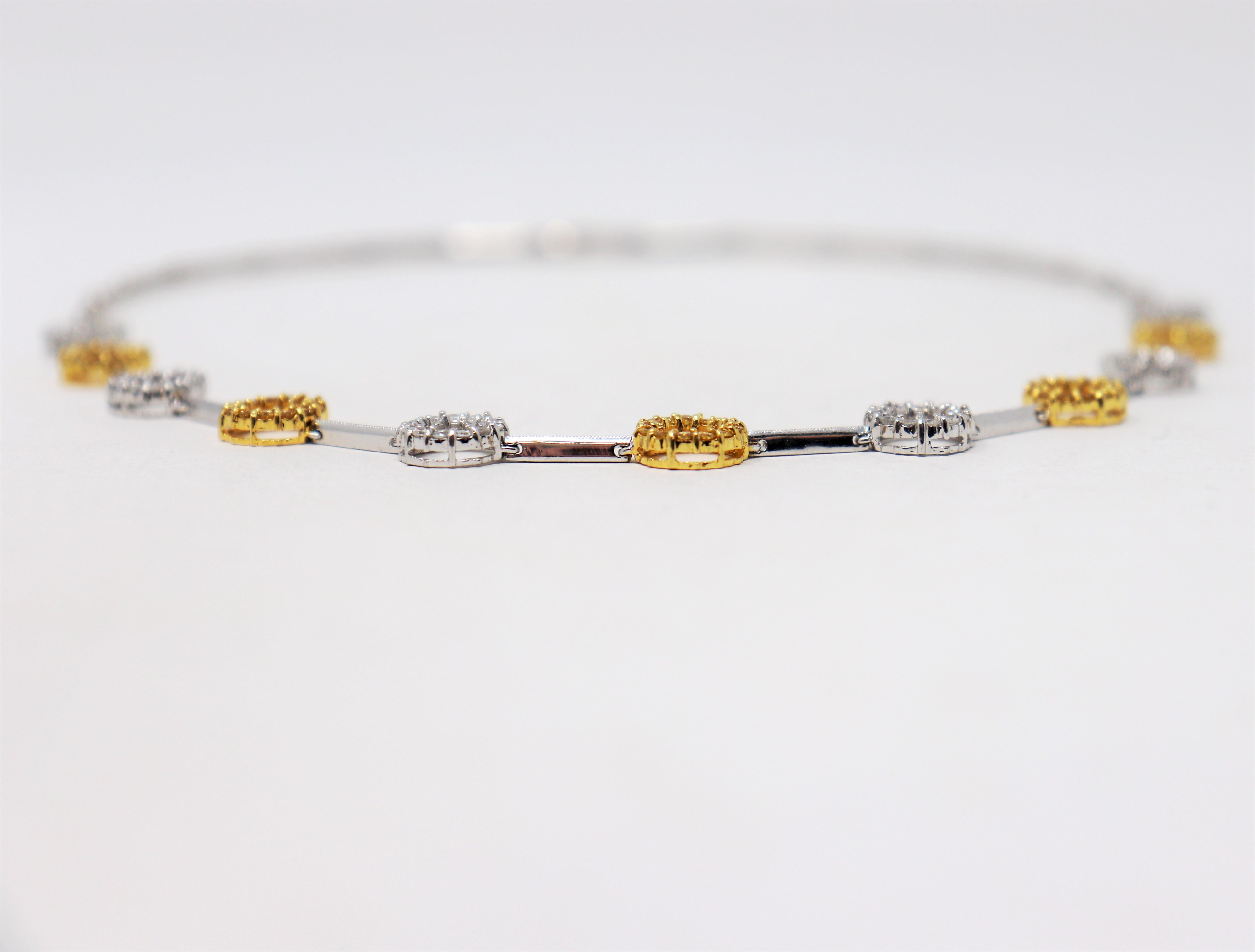 Natural Yellow and White Diamond Circle Station Link Necklace in 18 Karat Gold In Good Condition For Sale In Scottsdale, AZ