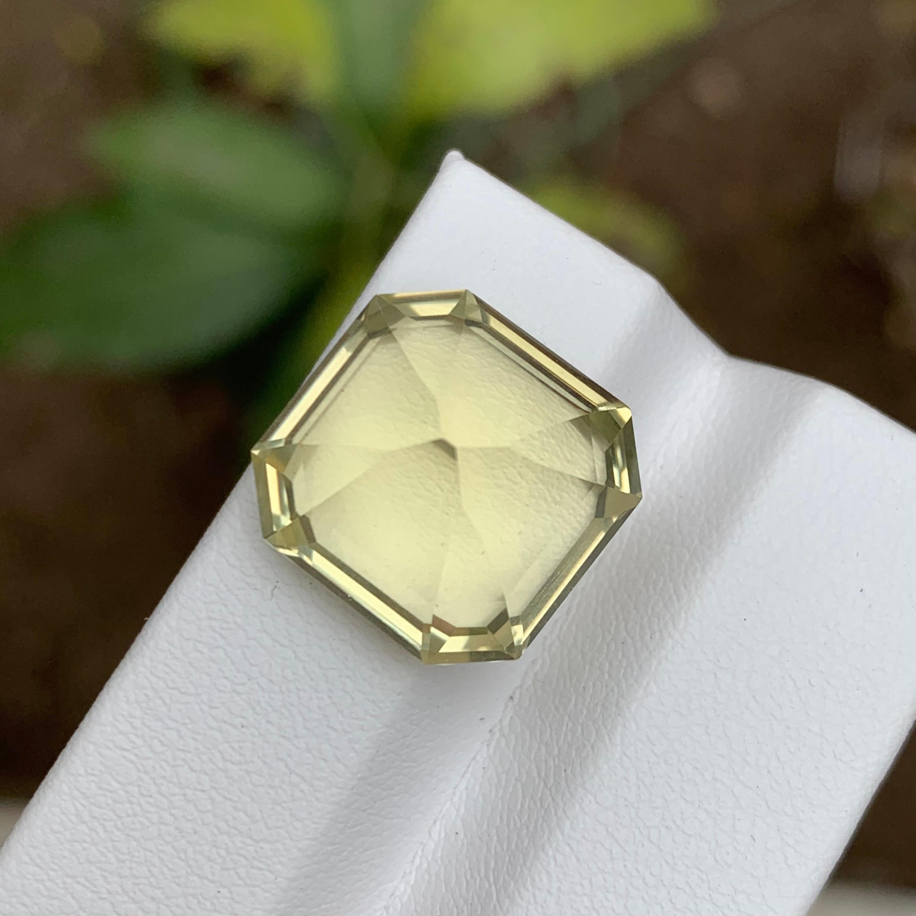 Natural Yellow Certified Citrine Gemstone, 16.70 Carat Asscher Cut for Pendant For Sale 2