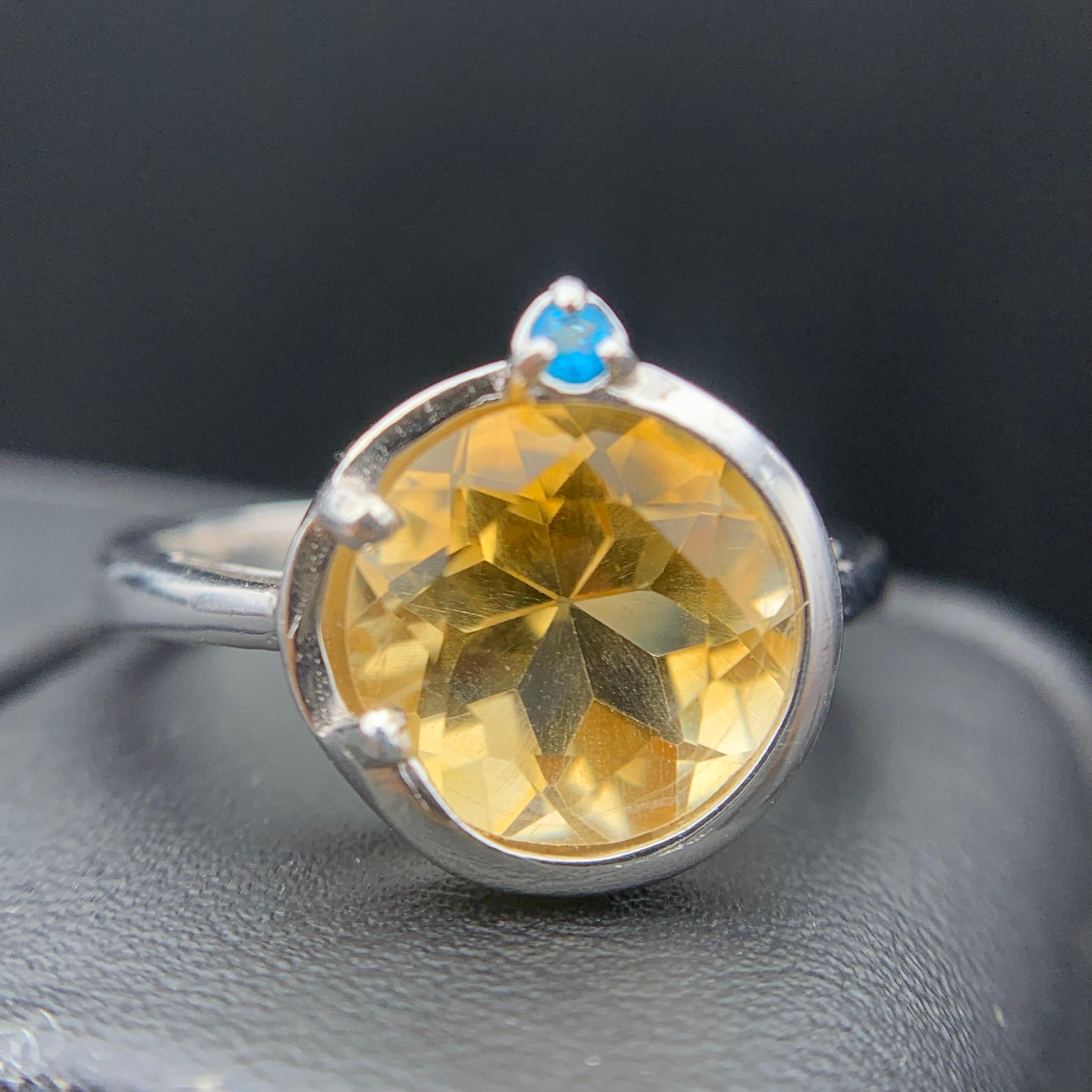 Natural Yellow Citrine Gem Ring 925 St. Silver with Swiss Blue Topaz 4.08 grams For Sale 4