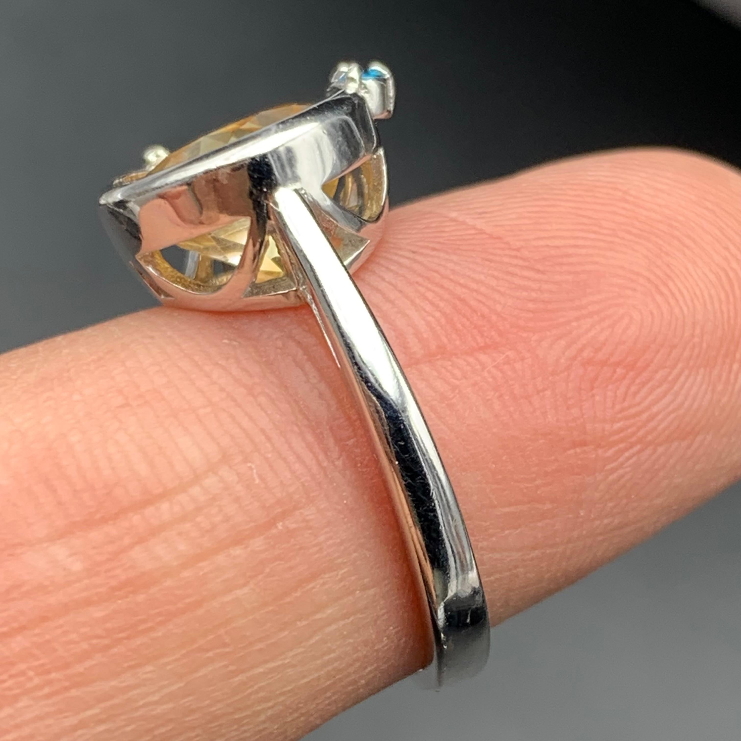 Round Cut Natural Yellow Citrine Gem Ring 925 St. Silver with Swiss Blue Topaz 4.08 grams For Sale