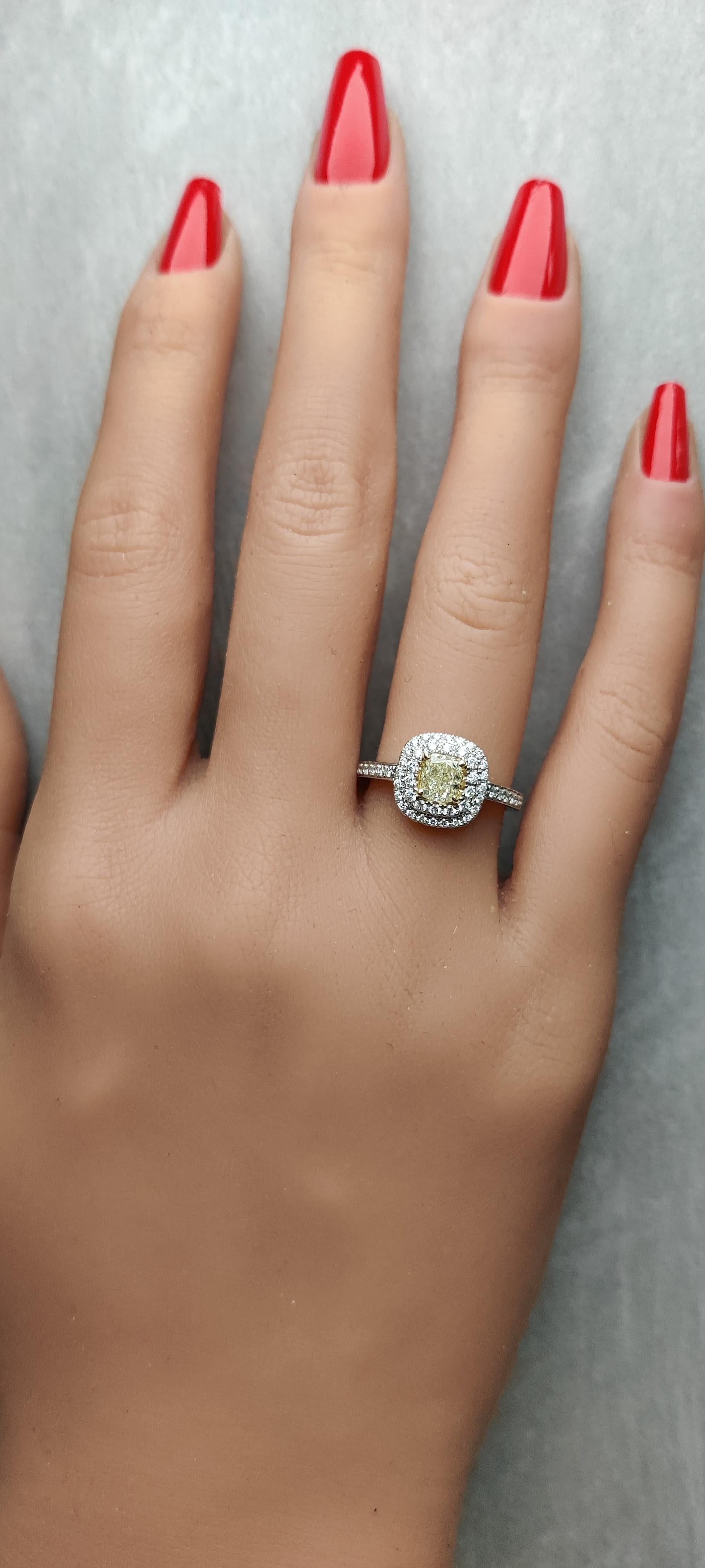 Natural Yellow Cushion and White Diamond 1.10 Carat TW Gold Cocktail Ring For Sale 1