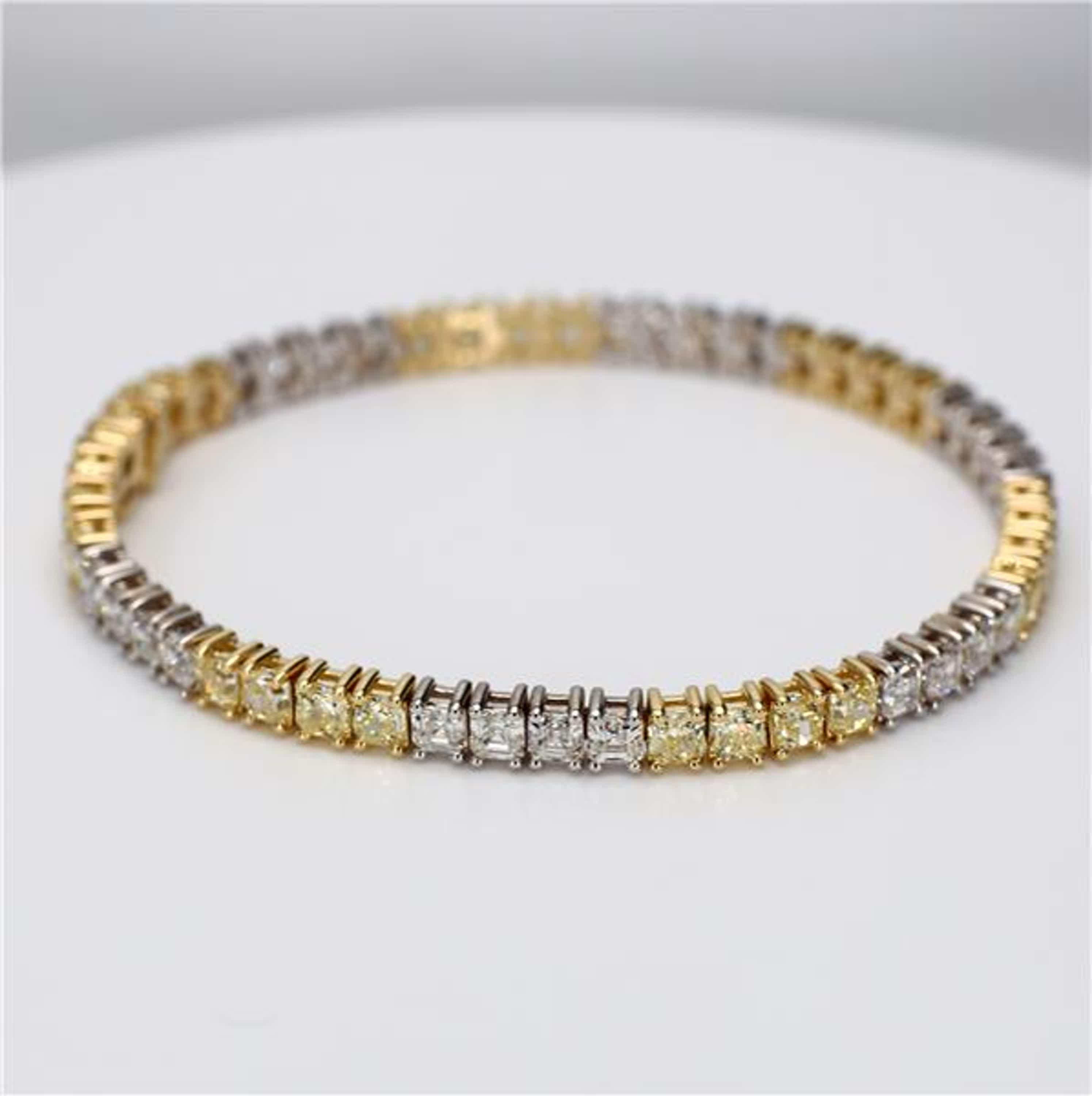 Natural Yellow Cushion and White Diamond 11.54 Carat TW Gold Tennis Bracelet In New Condition For Sale In New York, NY