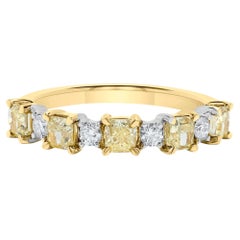 Alliance en or jaune naturel coussin et diamants blancs de 1.35 carat poids total