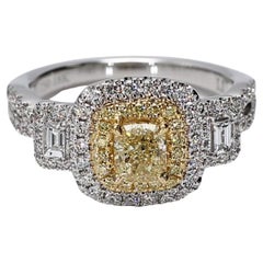 Bague cocktail en or jaune naturel coussin et diamants blancs de 1.36 carats poids total