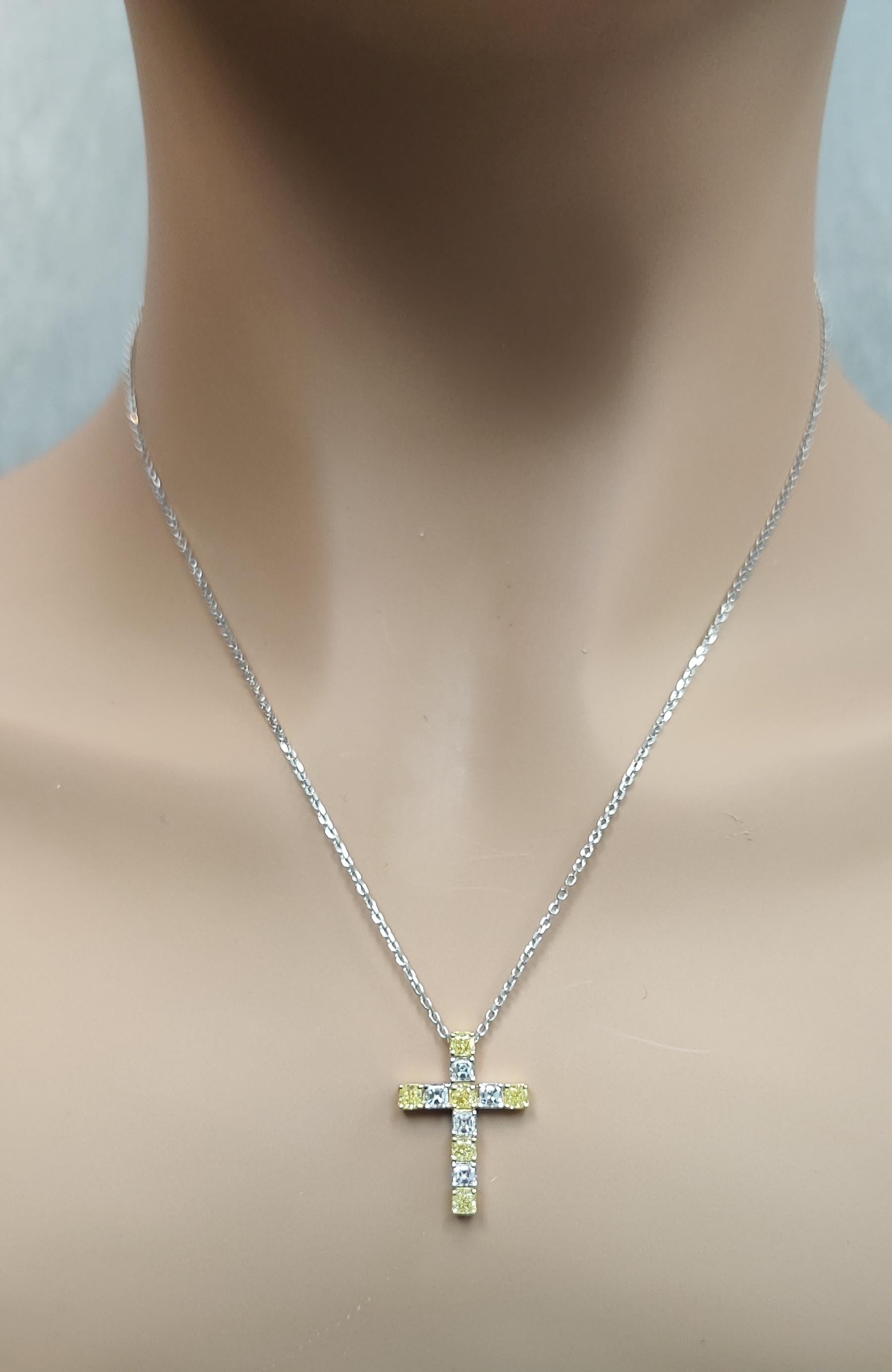 Natural Yellow Cushion and White Diamond 1.50 Carat TW Gold Cross Pendant For Sale 1