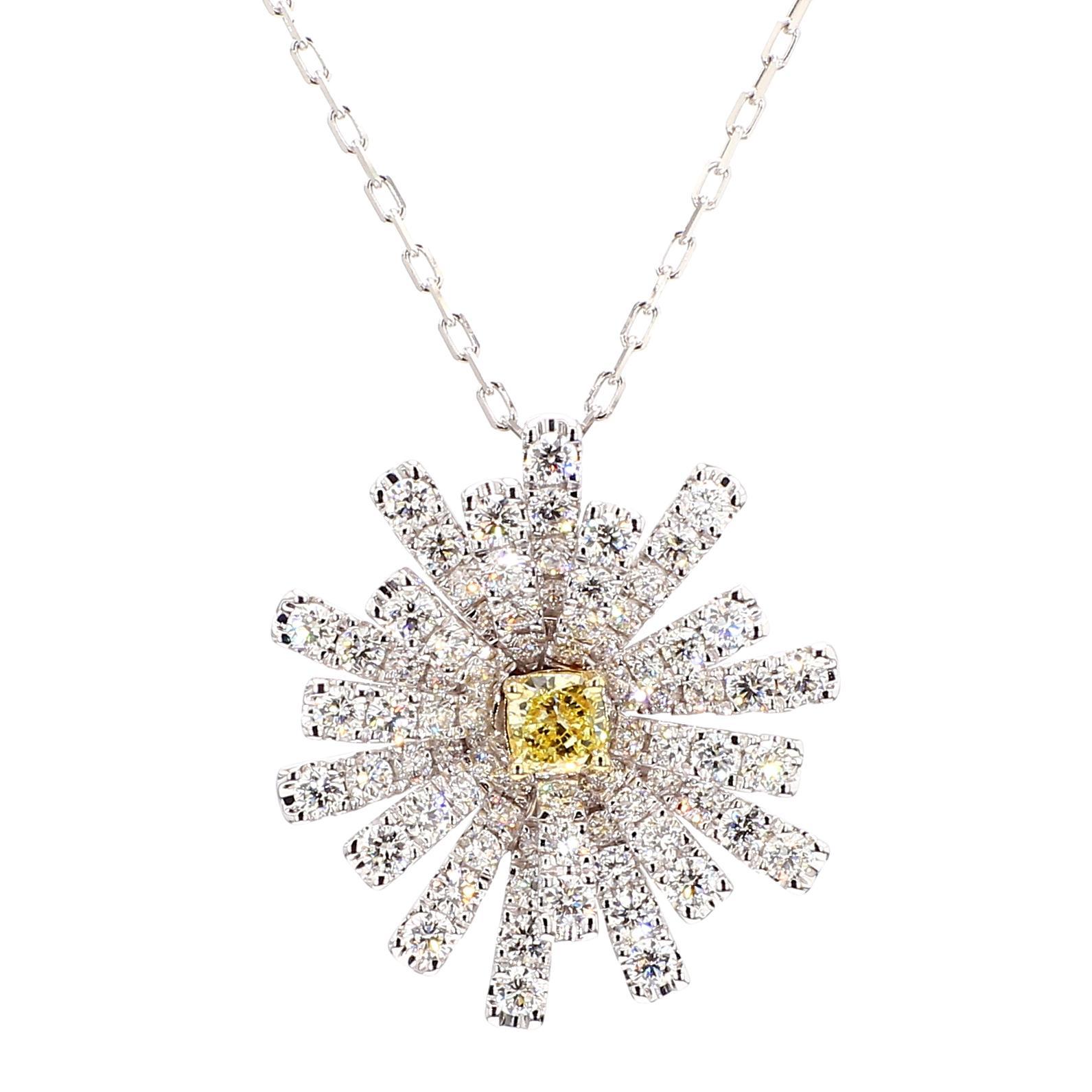 Contemporain Pendentif en or jaune naturel coussin et diamant blanc 1.75 carat TW en vente