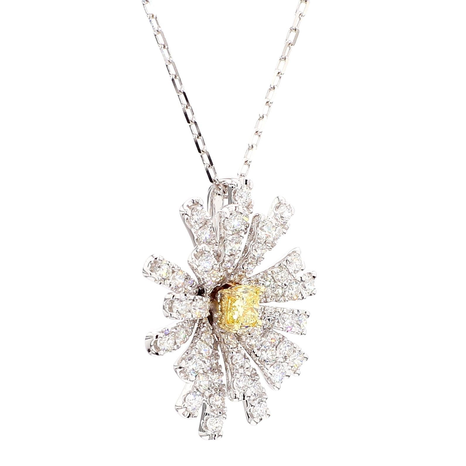 Taille coussin Pendentif en or jaune naturel coussin et diamant blanc 1.75 carat TW en vente