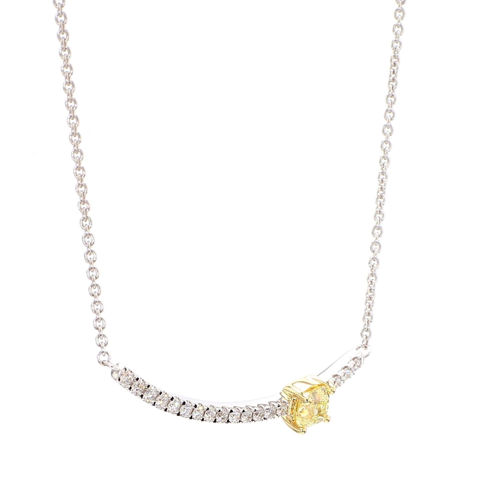 Contemporain Collier goutte en or jaune naturel taille coussin de 0.33 carat poids total en vente