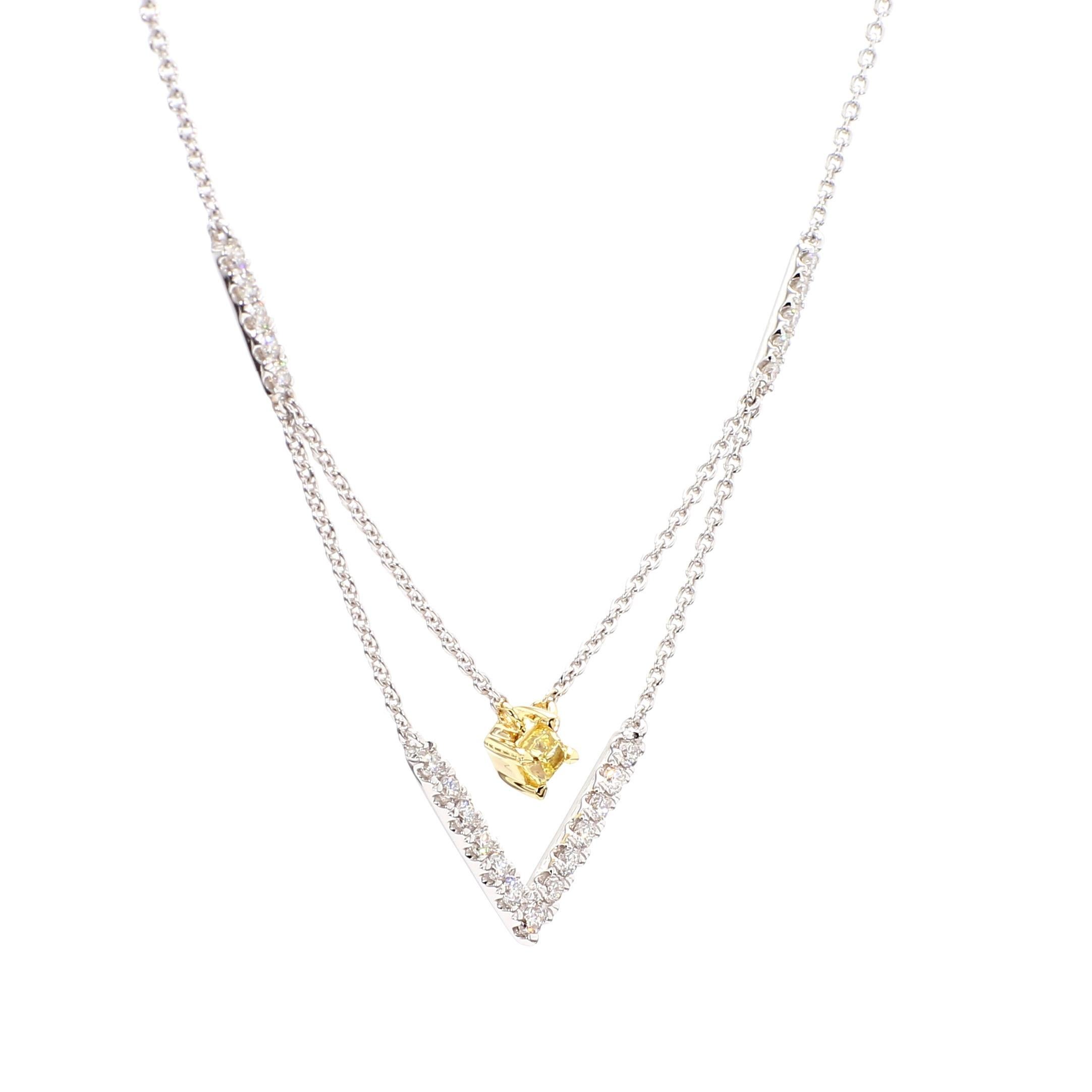 Natural Yellow Cushion Diamond 0.39 Carat TW Gold Drop Necklace (Kissenschliff) im Angebot