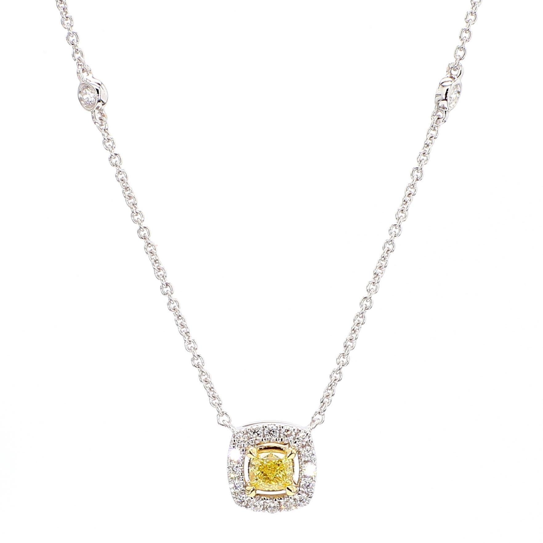 Contemporain Collier goutte en or jaune naturel taille coussin de 0.43 carat poids total en vente