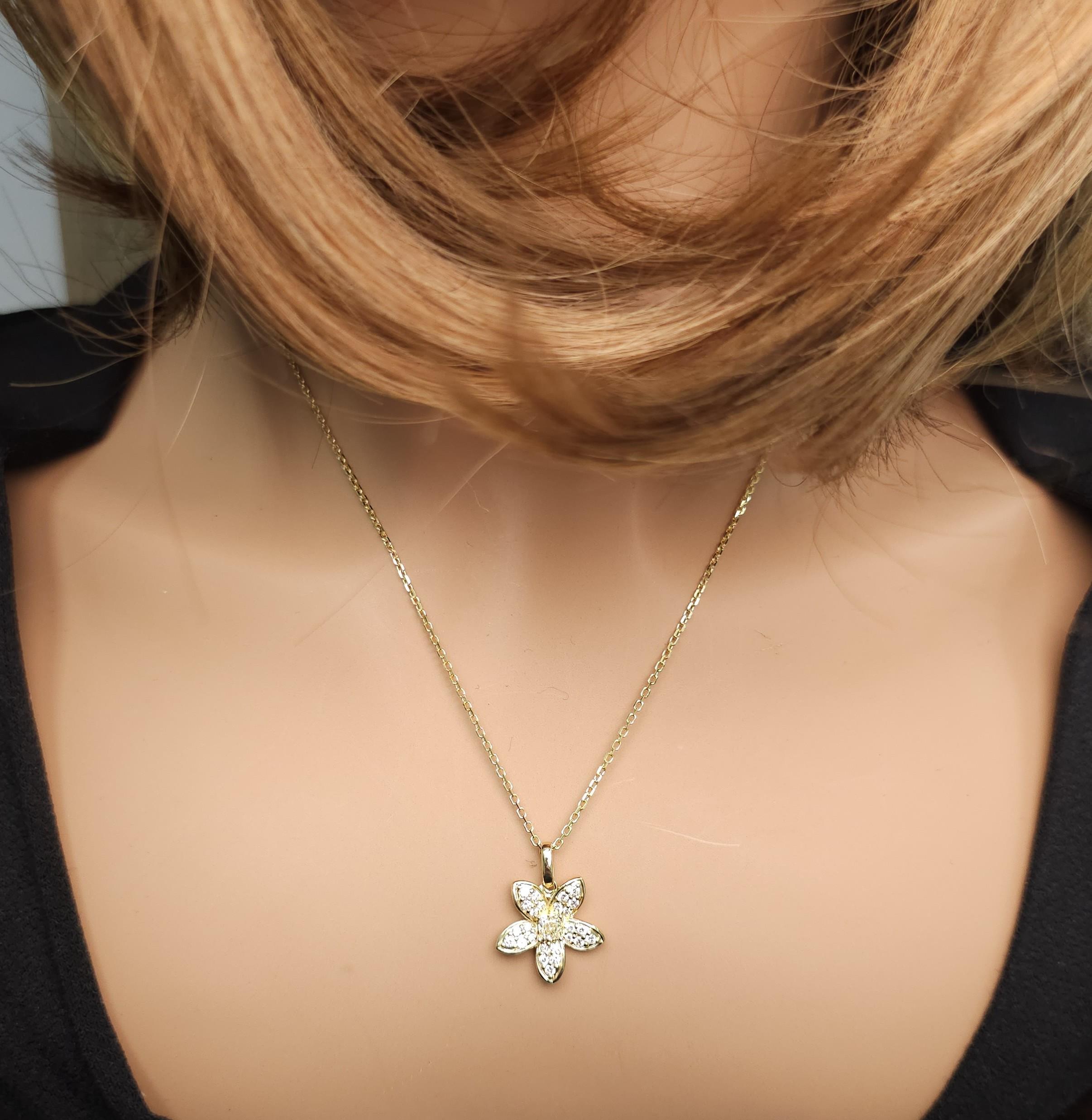 Natural Yellow Cushion Diamond 0.43 Carat TW Gold Drop Pendant In New Condition For Sale In New York, NY