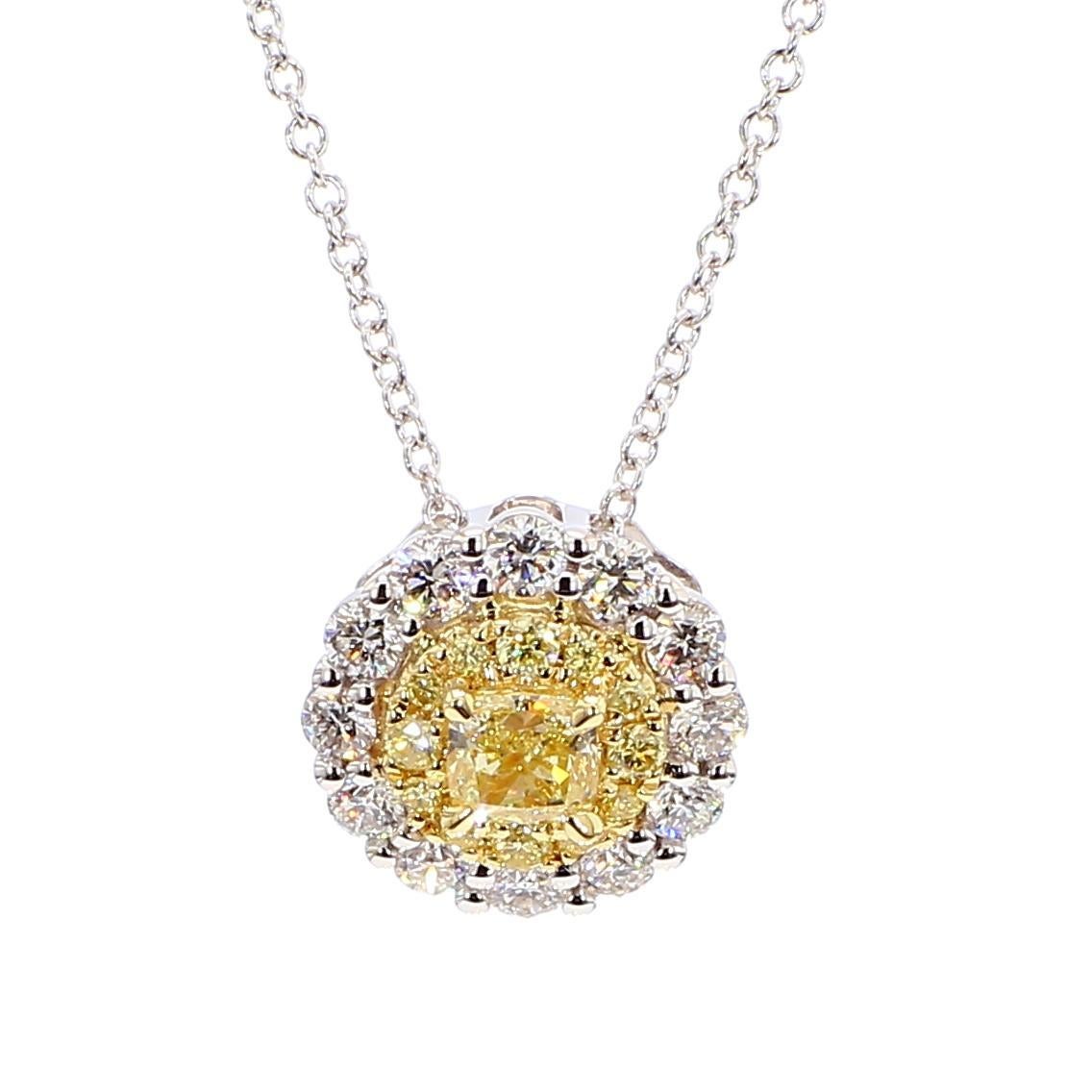Contemporain Pendentif en or jaune naturel avec diamant taille coussin de 0.76 carat poids total en vente