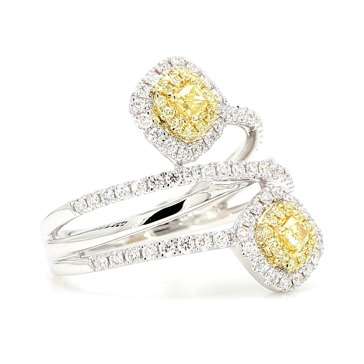 Taille coussin Bague cocktail en or jaune naturel taille coussin de 0.88 carat TW en vente