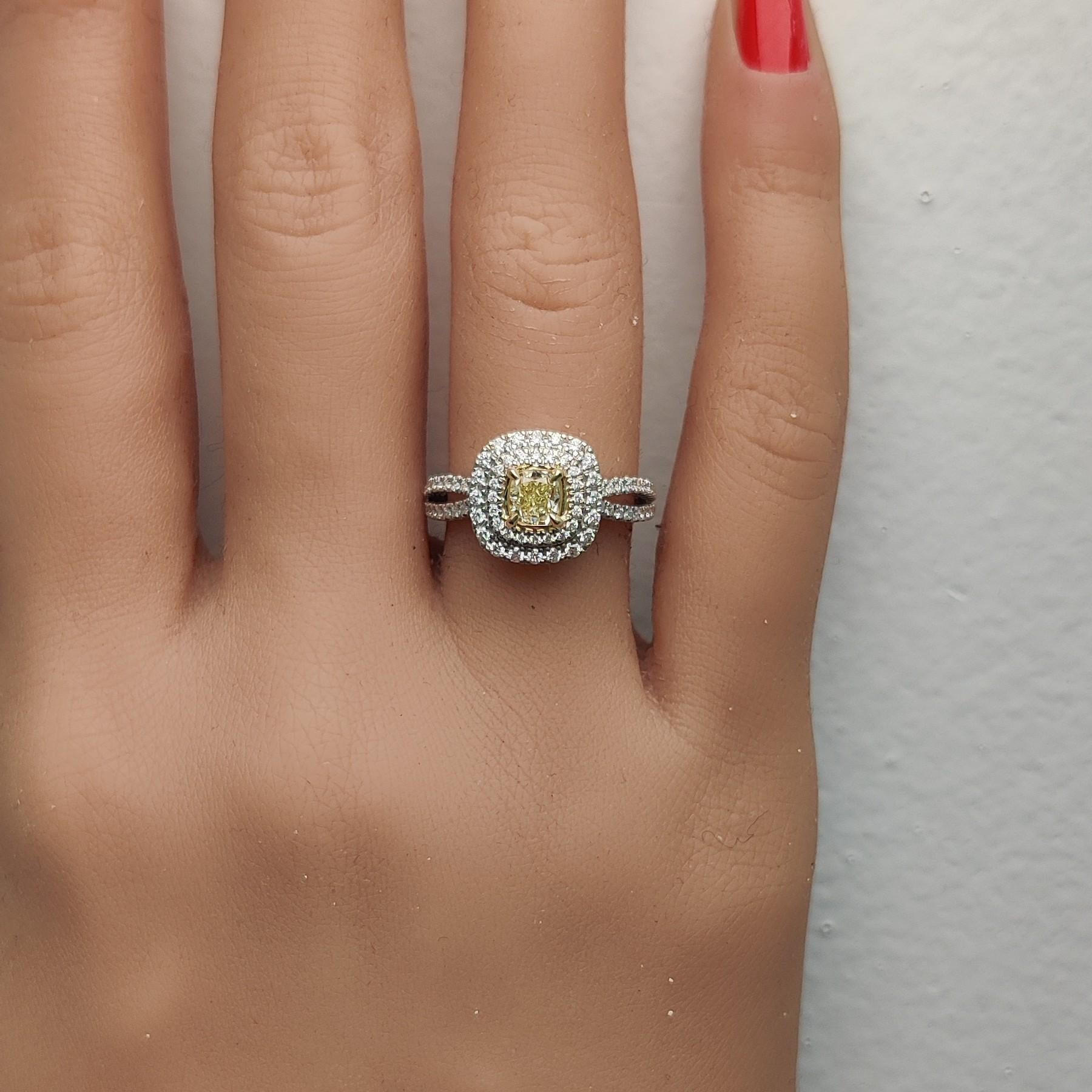Bague cocktail en or jaune naturel taille coussin de 0.99 carat TW Neuf - En vente à New York, NY