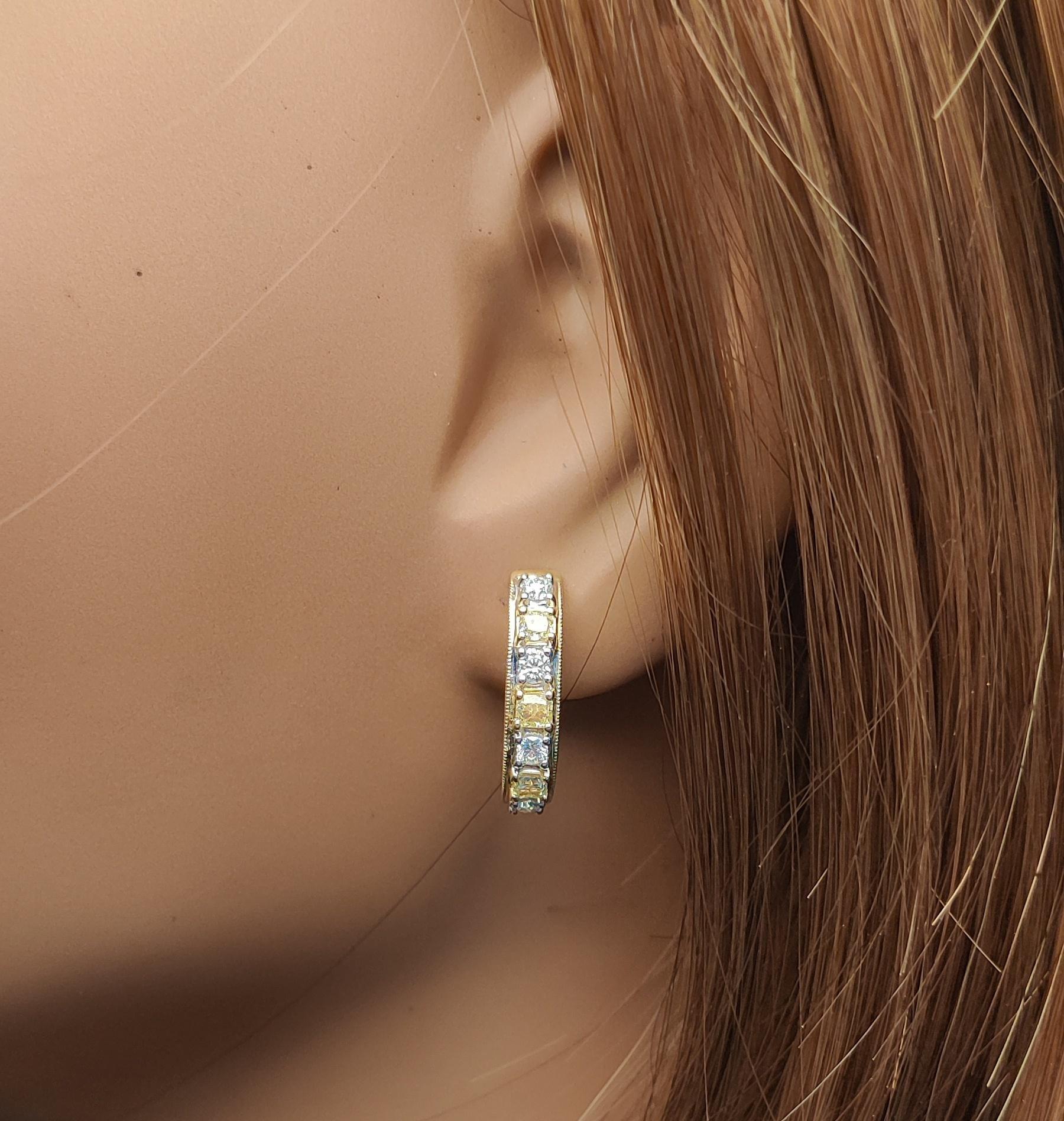 Natural Yellow Cushion Diamond 1.00 Carat TW Gold Drop Earrings im Zustand „Neu“ im Angebot in New York, NY