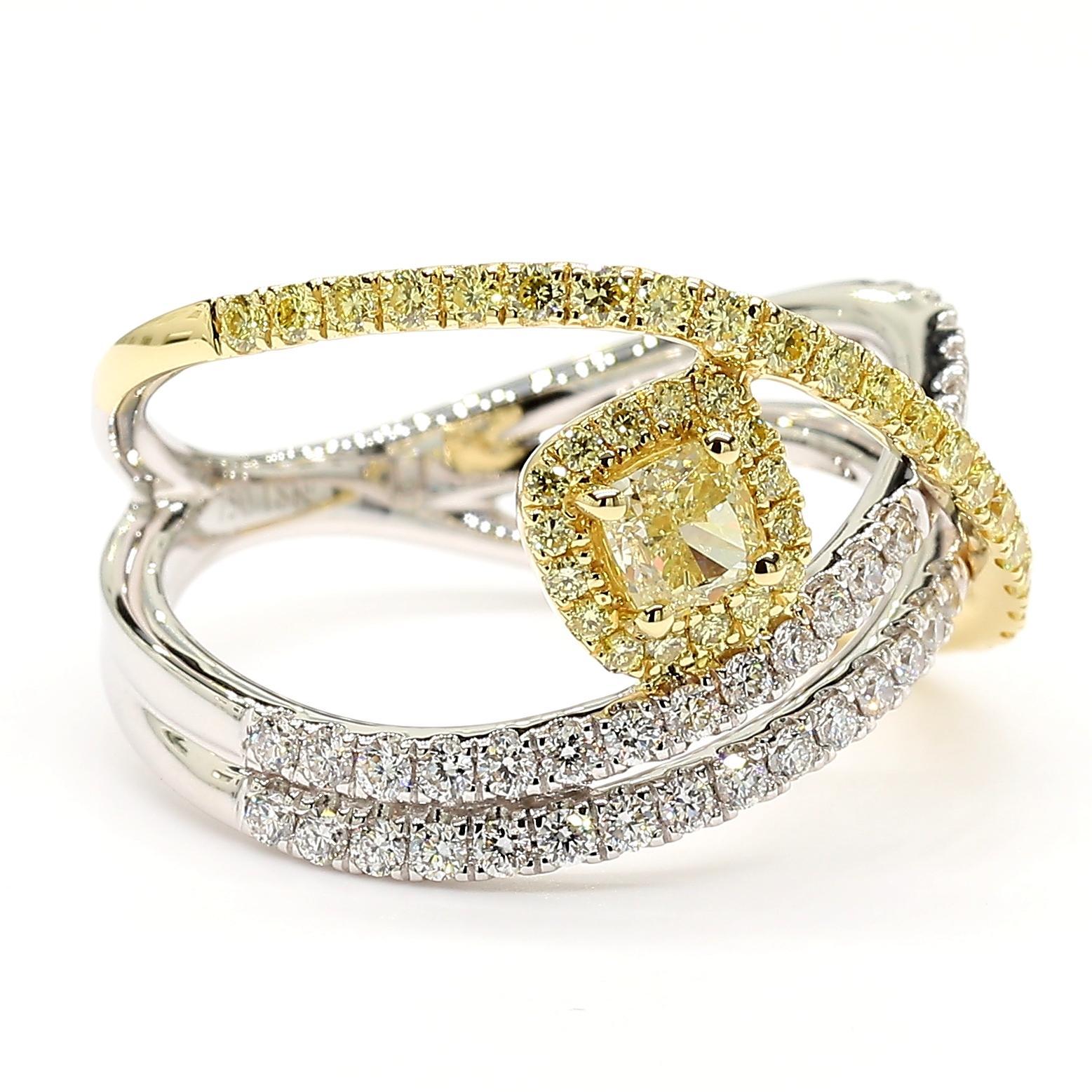 Taille coussin Bague cocktail en or jaune naturel taille coussin de 1.03 carat TW en vente
