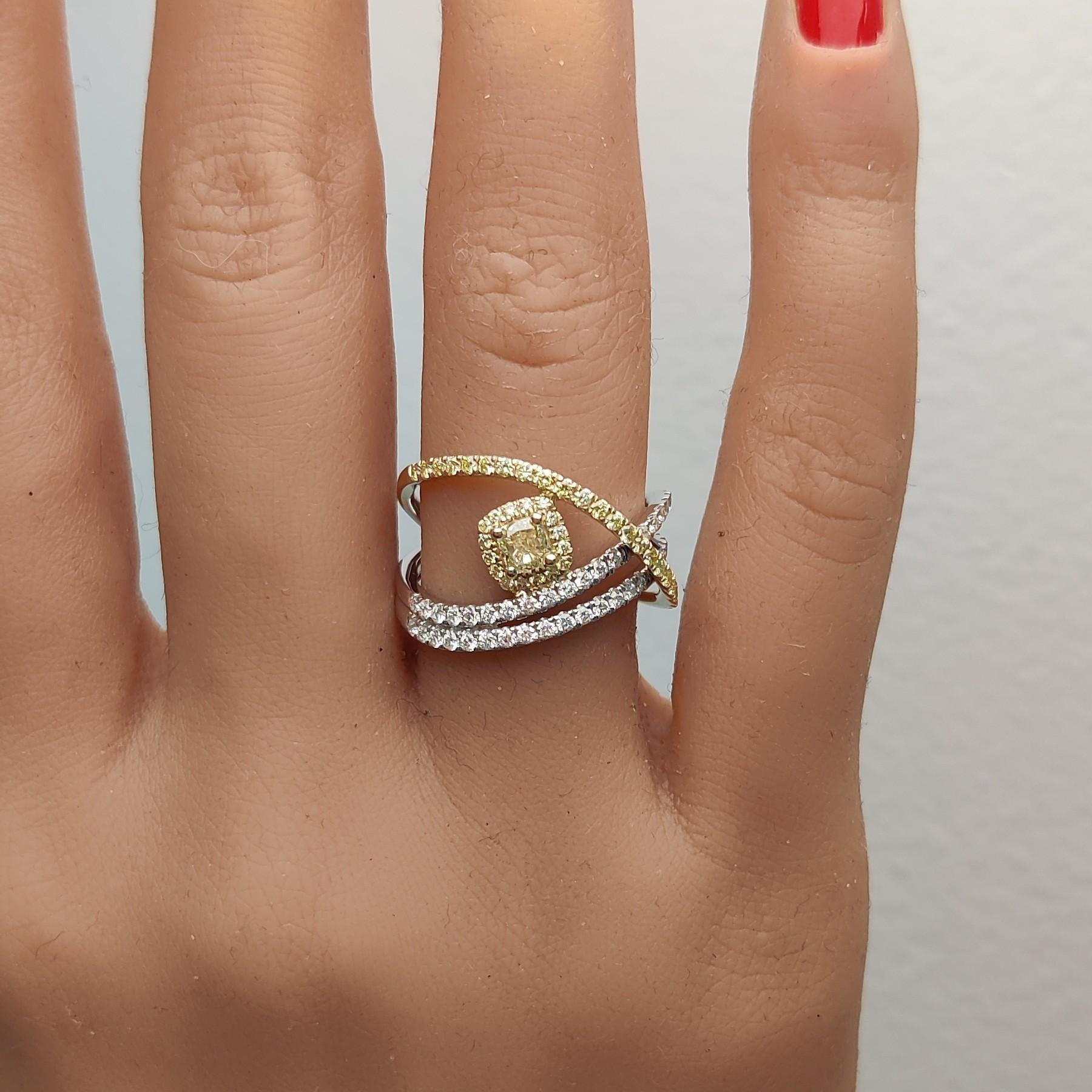 Bague cocktail en or jaune naturel taille coussin de 1.03 carat TW Neuf - En vente à New York, NY