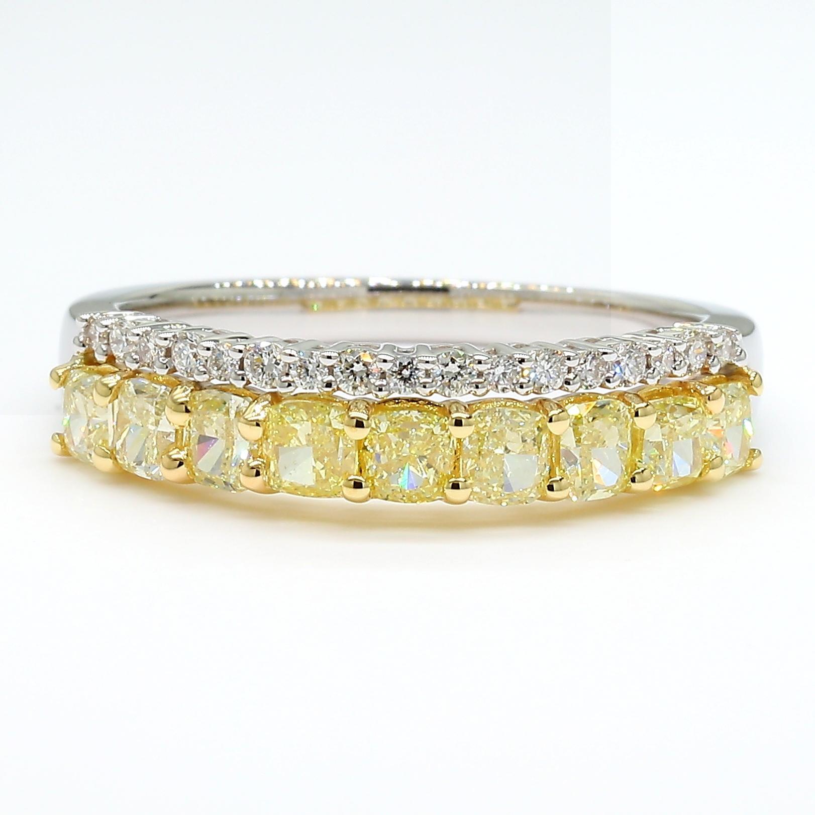 Contemporaneo Fede nuziale in oro giallo Nature con diamante a cuscino da 1.22 carati TW in vendita