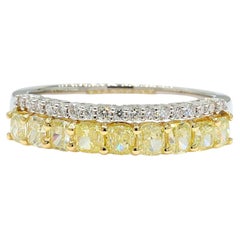 Diamante amarillo natural en forma de cojín 1.22 quilates TW Alianza de oro