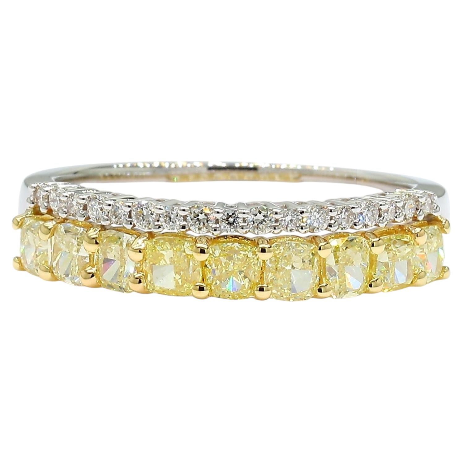 Diamante amarillo natural en forma de cojín 1.22 quilates TW Alianza de oro