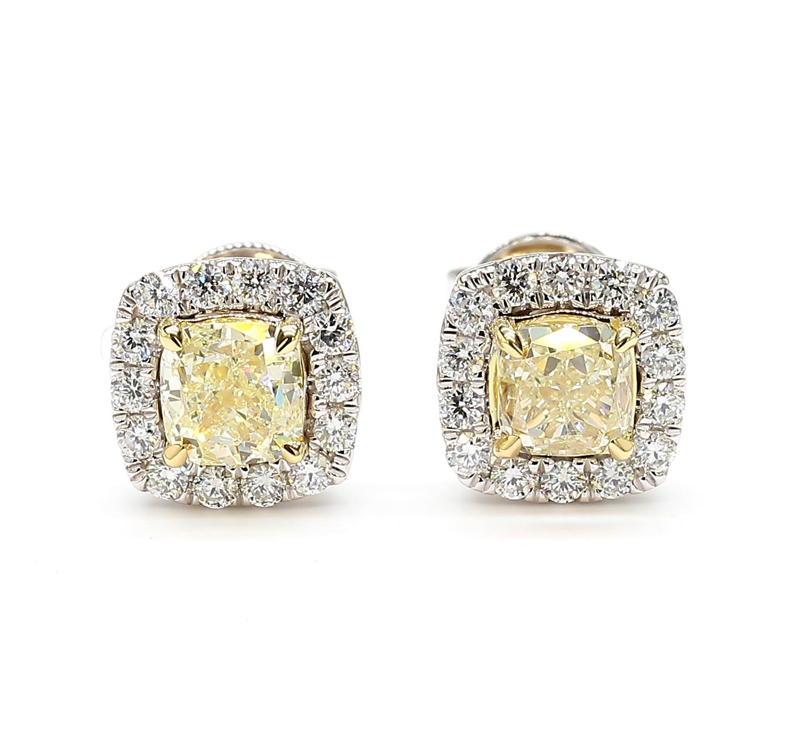 Contemporain Boucles d'oreilles en or avec diamant coussin de 1.25 carat TW de couleur naturelle jaune en vente