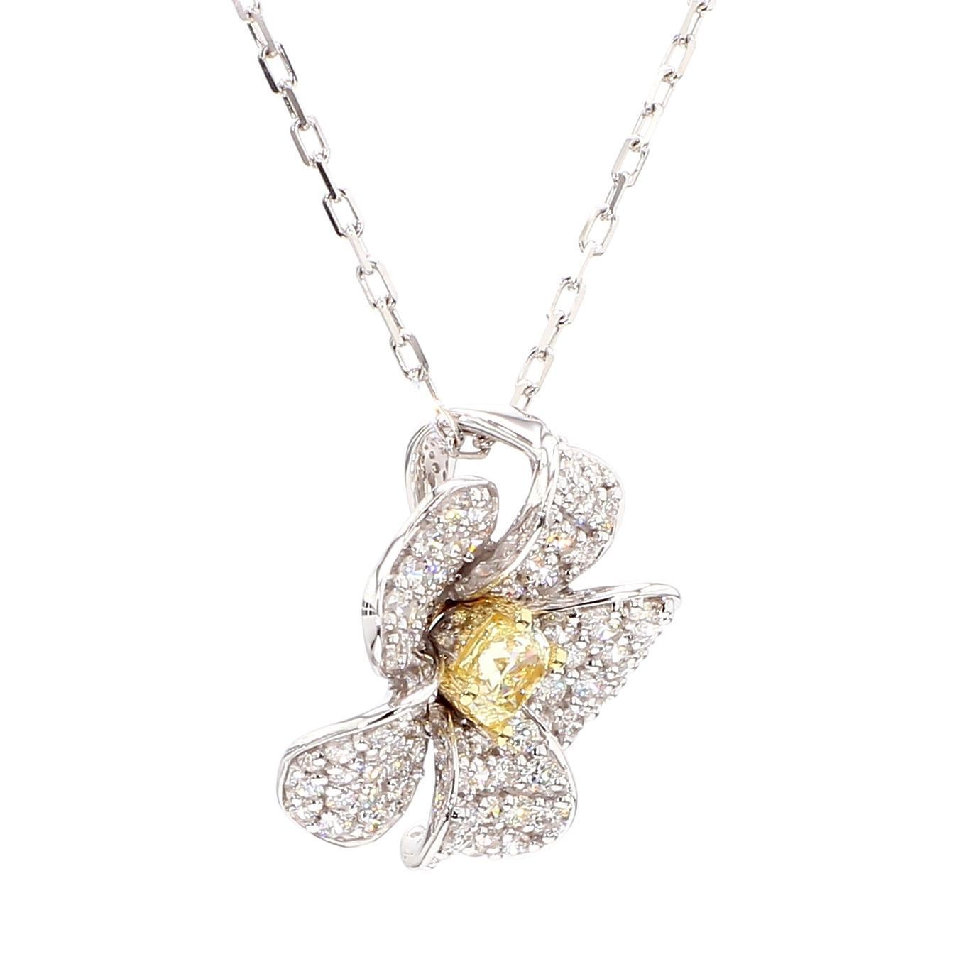 Taille coussin Pendentif en or jaune naturel avec diamant taille coussin de 1.27 carat poids total en vente