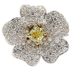 Anello da cocktail in oro giallo Nature con diamante a cuscino da 1.31 carati TW