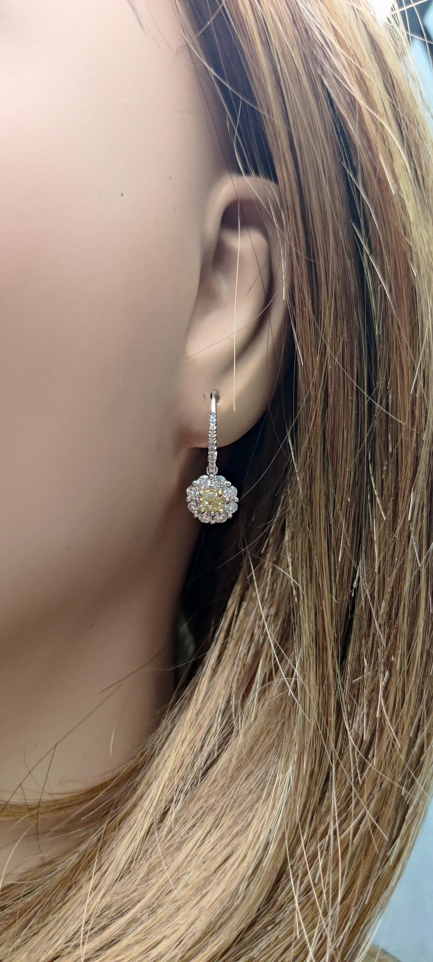 Pendants d'oreilles en or jaune naturel taille coussin de 1,45 carat poids total Neuf - En vente à New York, NY