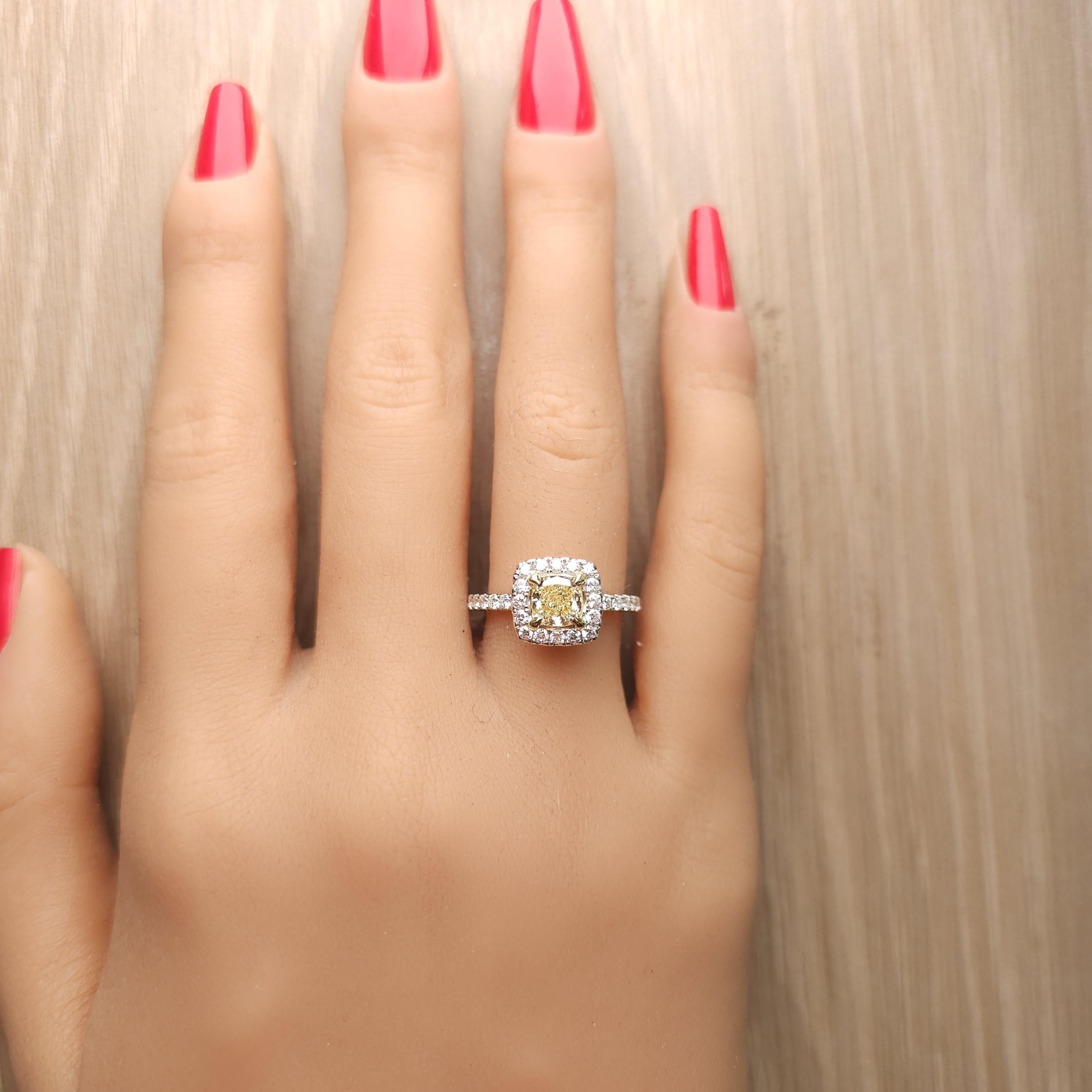 Natural Yellow Cushion Diamond 1.47 Carat TW Gold Cocktail Ring In New Condition For Sale In New York, NY