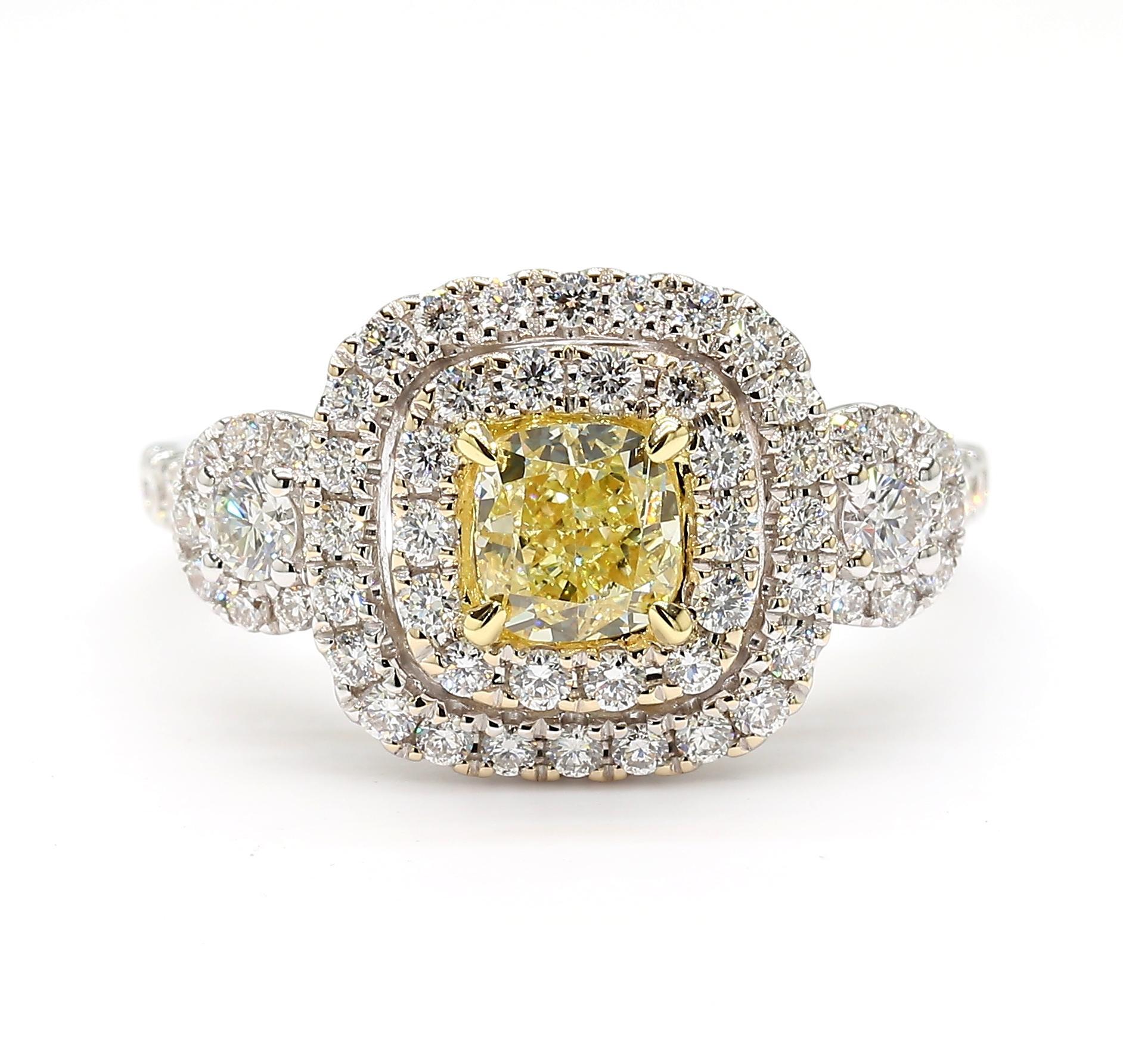 Contemporain Bague cocktail en or jaune naturel taille coussin de 1.49 carat TW en vente