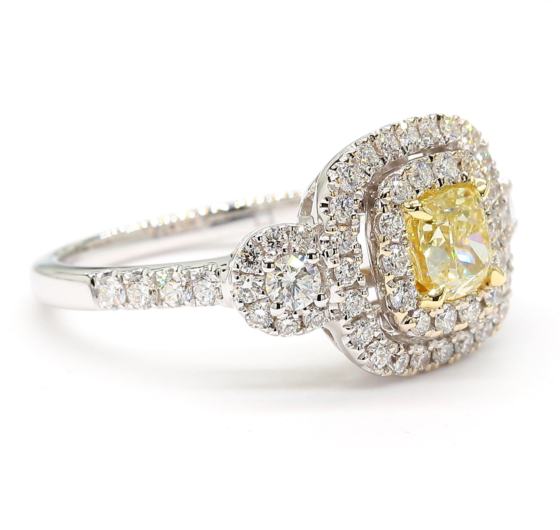 Taille coussin Bague cocktail en or jaune naturel taille coussin de 1.49 carat TW en vente