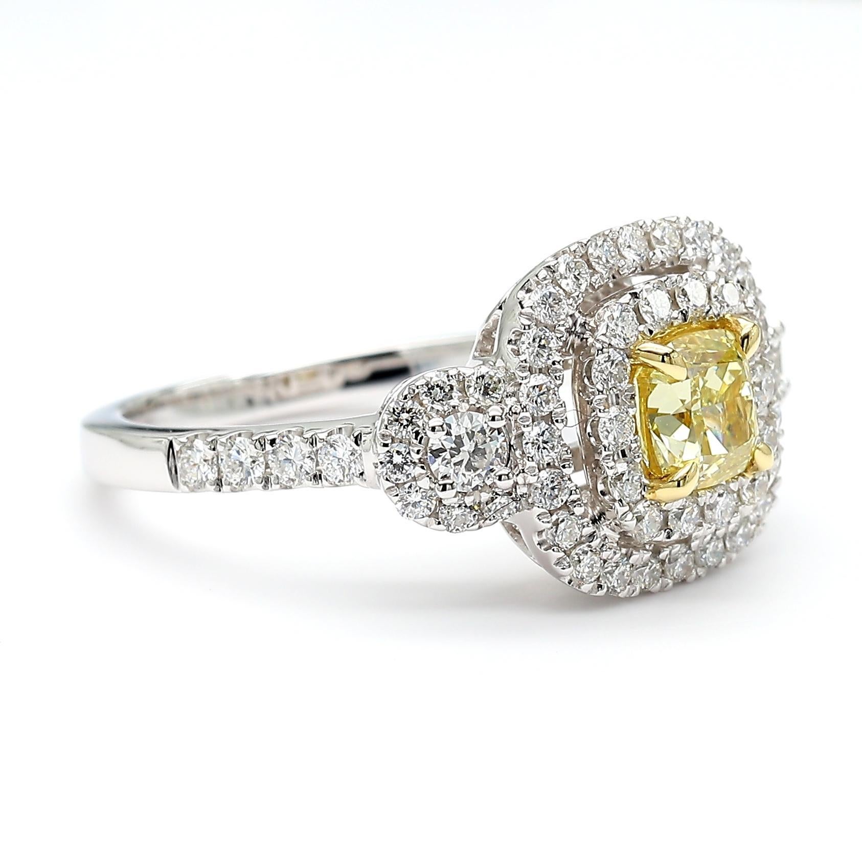 Taille coussin Bague cocktail en or jaune naturel taille coussin de 1.49 carat TW en vente