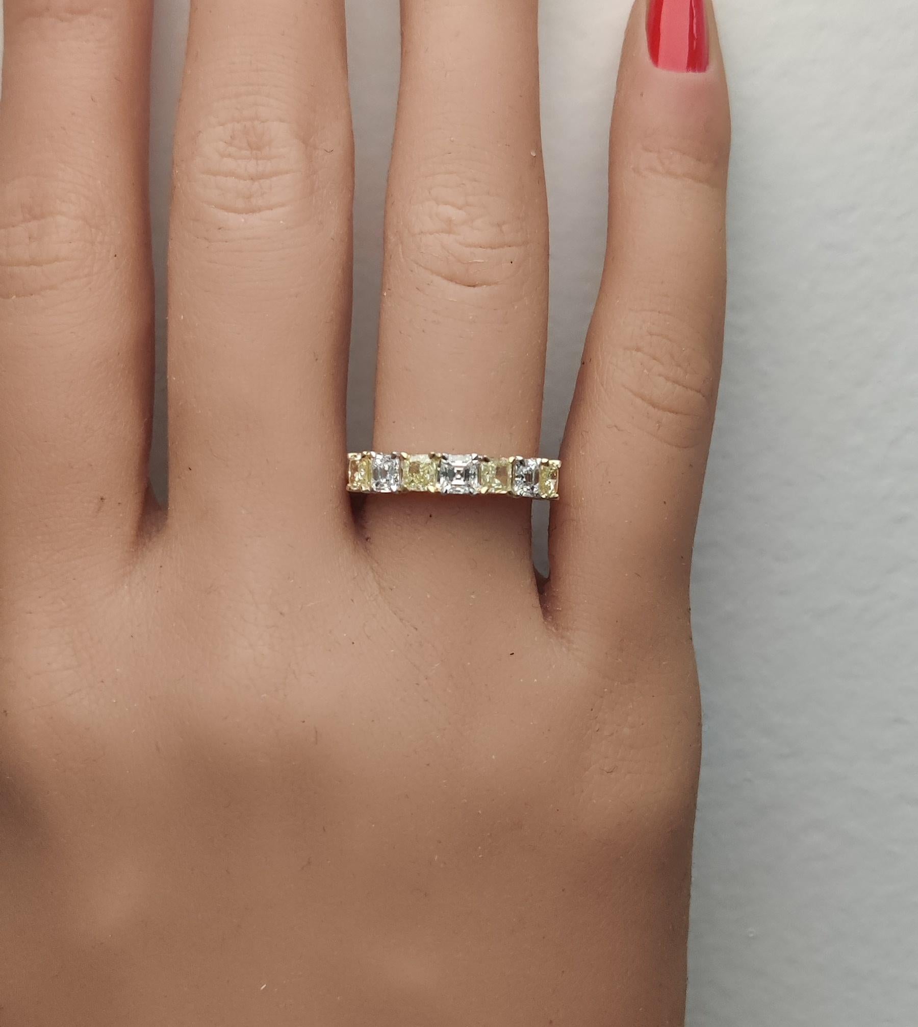 Bague cocktail en or jaune naturel taille coussin de 1.53 carats poids total Neuf - En vente à New York, NY