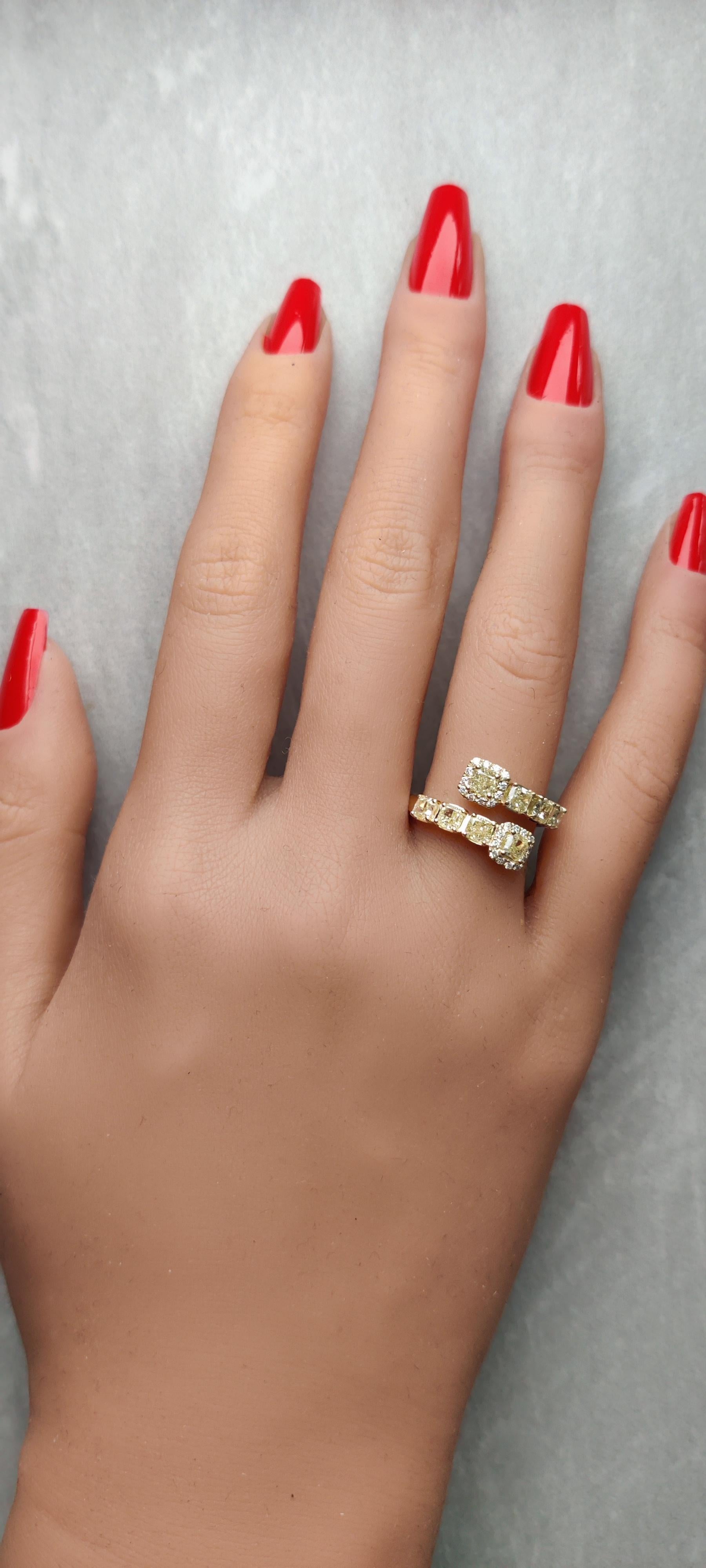 Natural Yellow Cushion Diamond 1.57 Carat TW Gold Cocktail Band In New Condition For Sale In New York, NY
