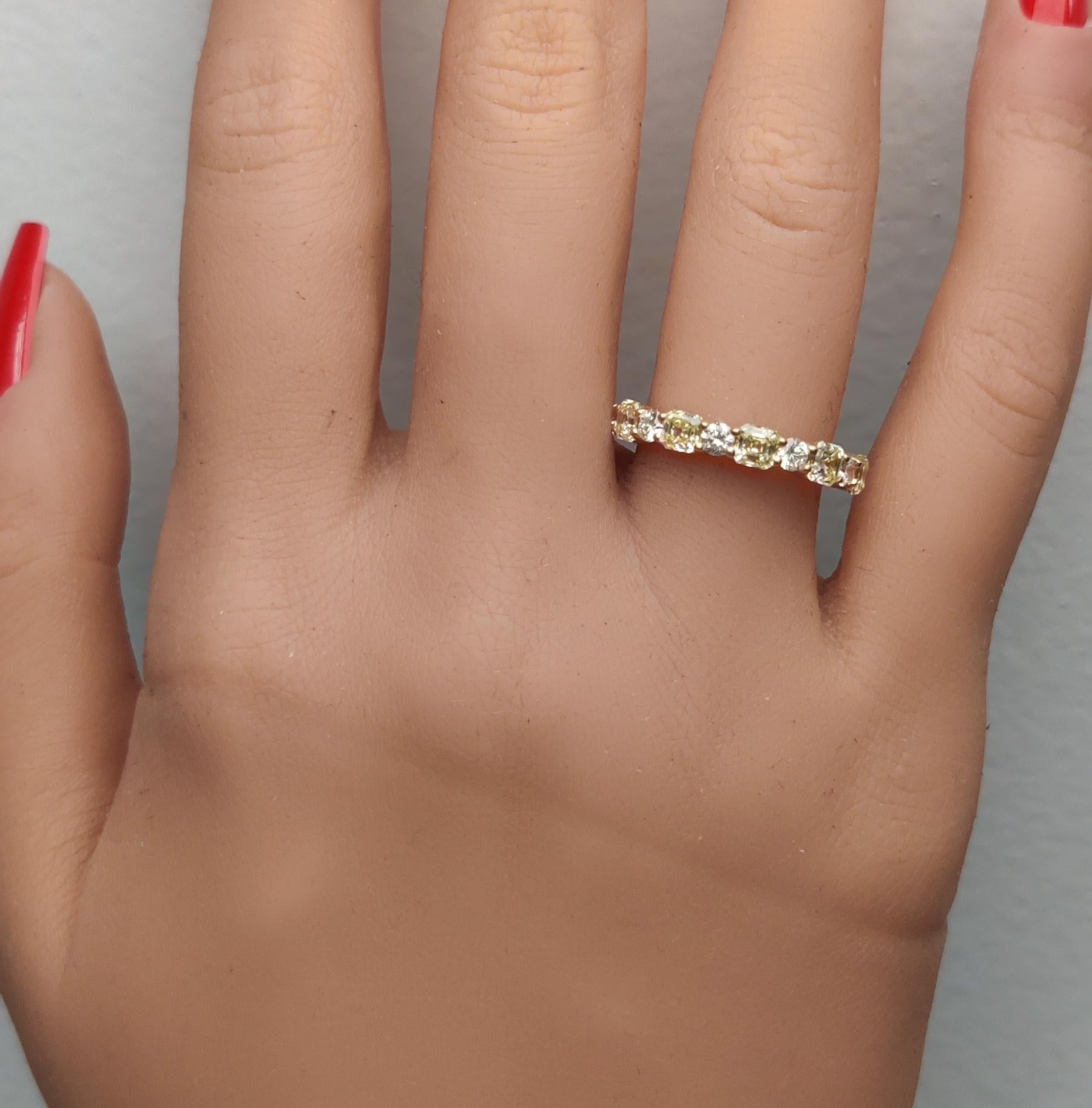 Natürlicher gelber Diamant im Kissenschliff 1.64 Karat TW Gold Cocktail-Ring Damen im Angebot