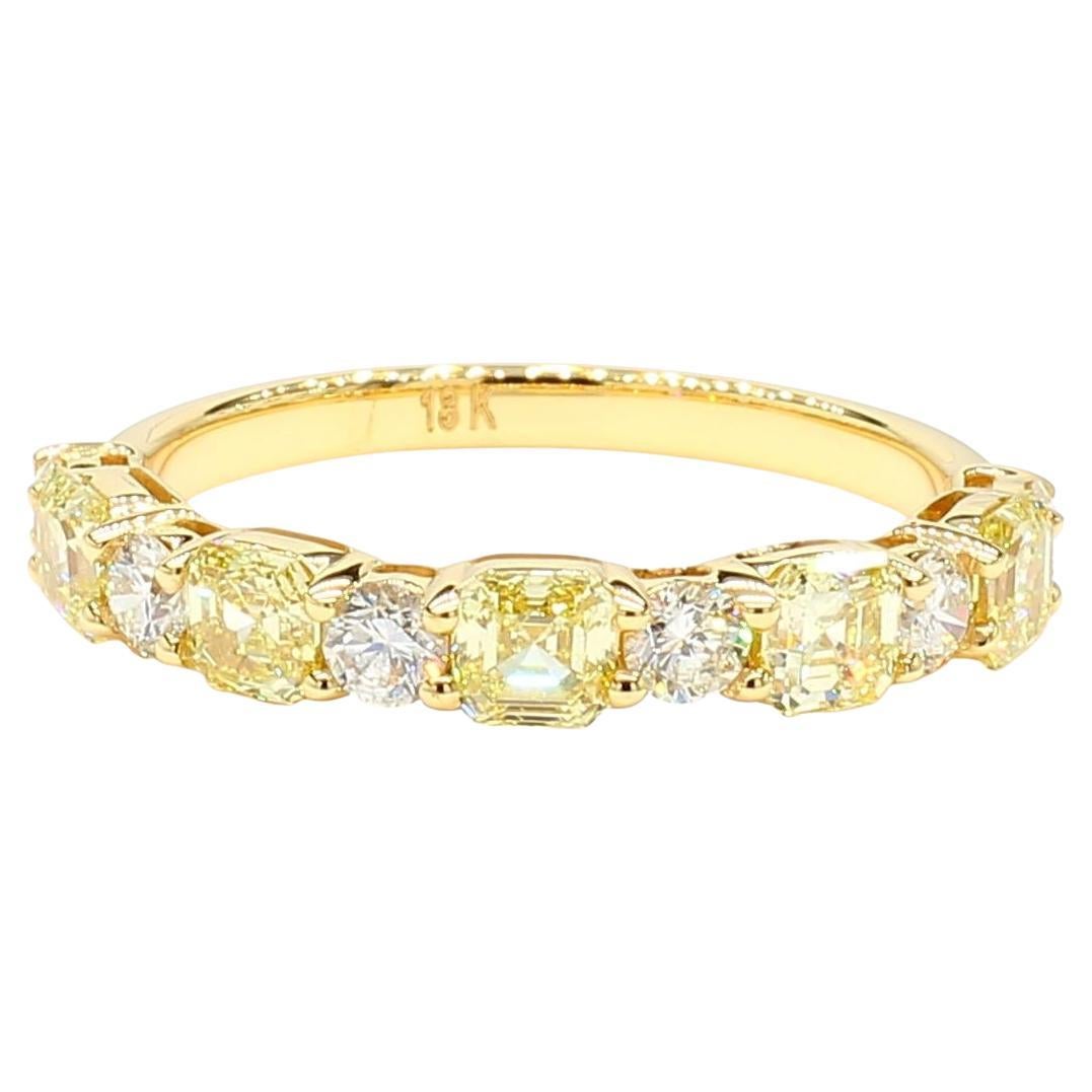 Natürlicher gelber Diamant im Kissenschliff 1.64 Karat TW Gold Cocktail-Ring im Angebot