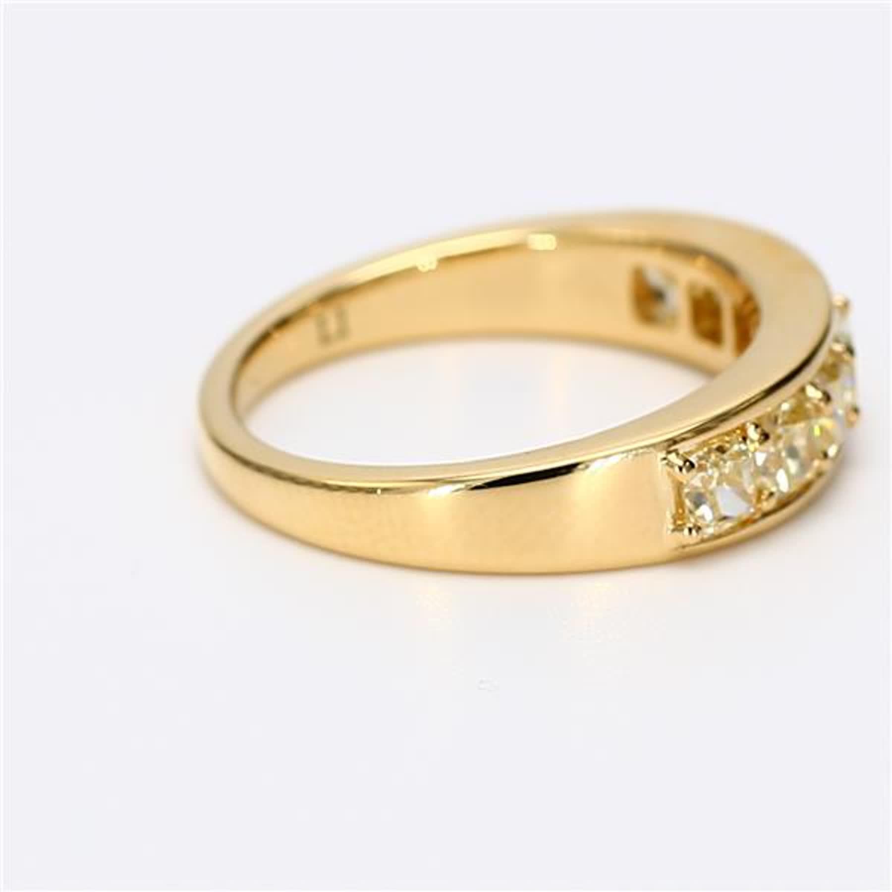 Natural Yellow Cushion Diamond 1.65 Carat TW Yellow Gold Wedding Band In New Condition In New York, NY