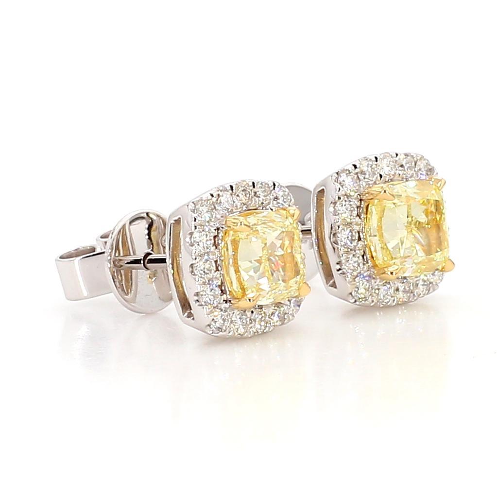 Taglio cuscino Orecchini in oro con diamante giallo naturale a cuscino da 1.75 carati TW in vendita