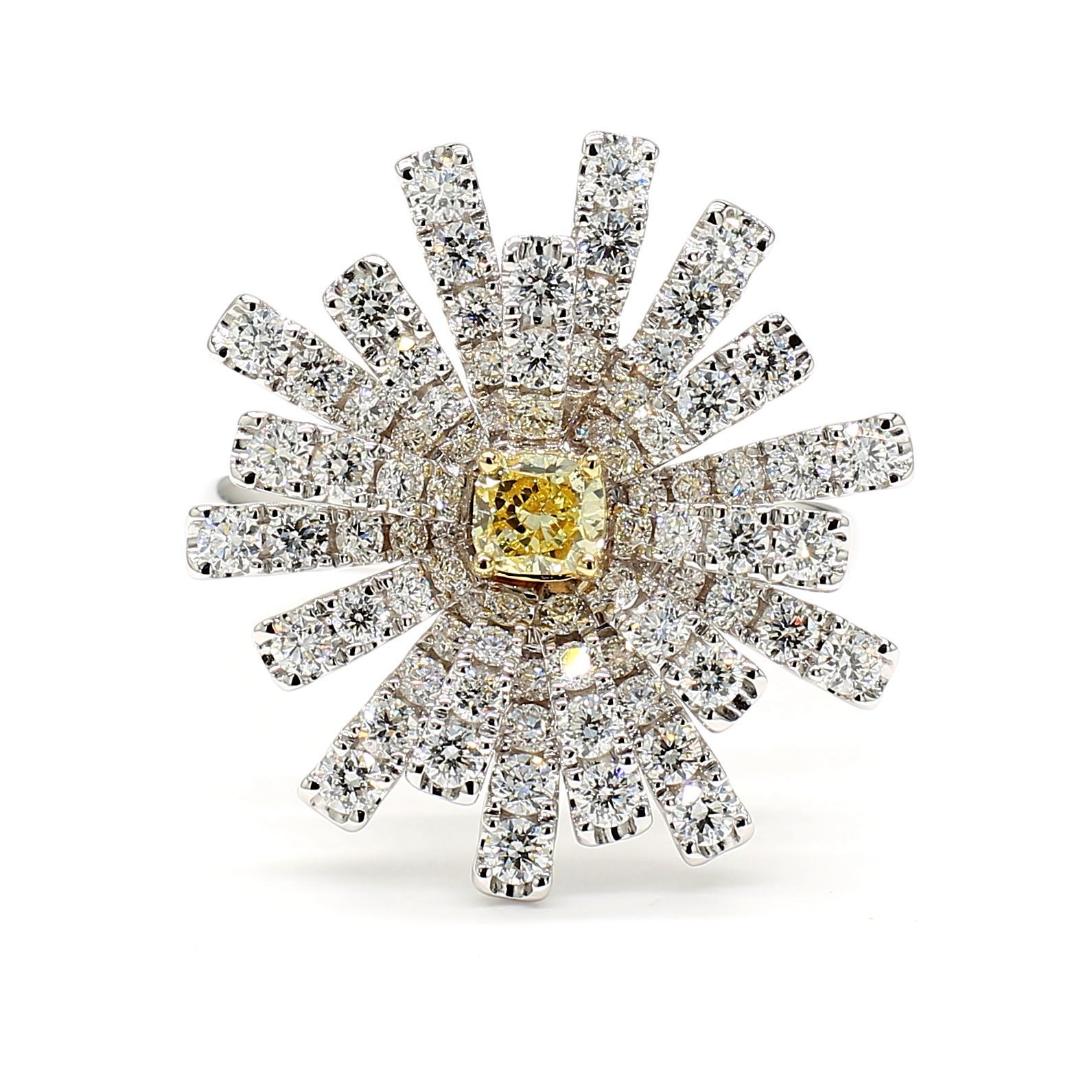 Contemporain Bague cocktail en or jaune naturel taille coussin de 1.79 carat TW en vente