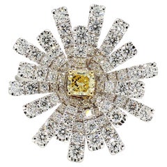 Anello da cocktail in oro giallo Nature con diamante a cuscino da 1.79 carati TW